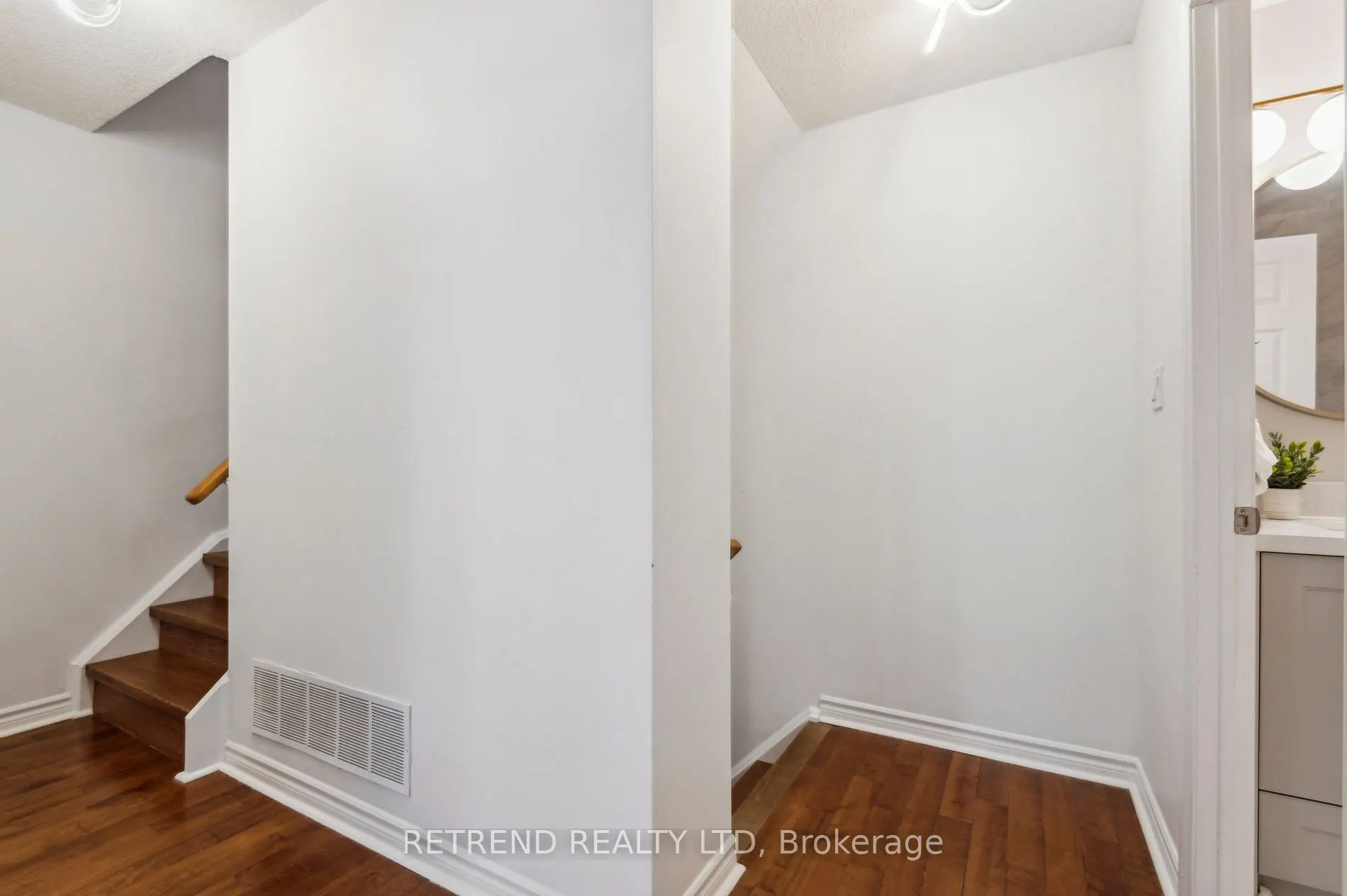 151 Townsgate Drive, #95
