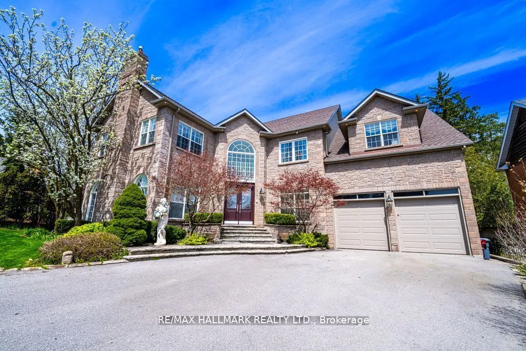 384 Kennedy Street W