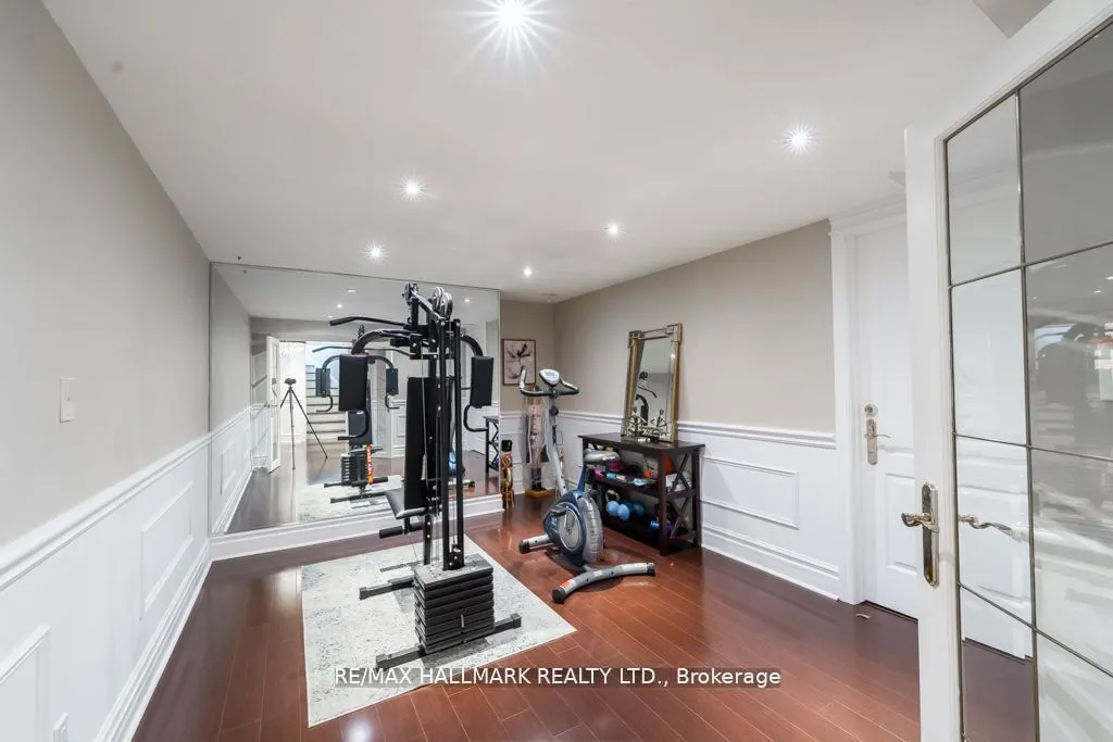384 Kennedy Street W