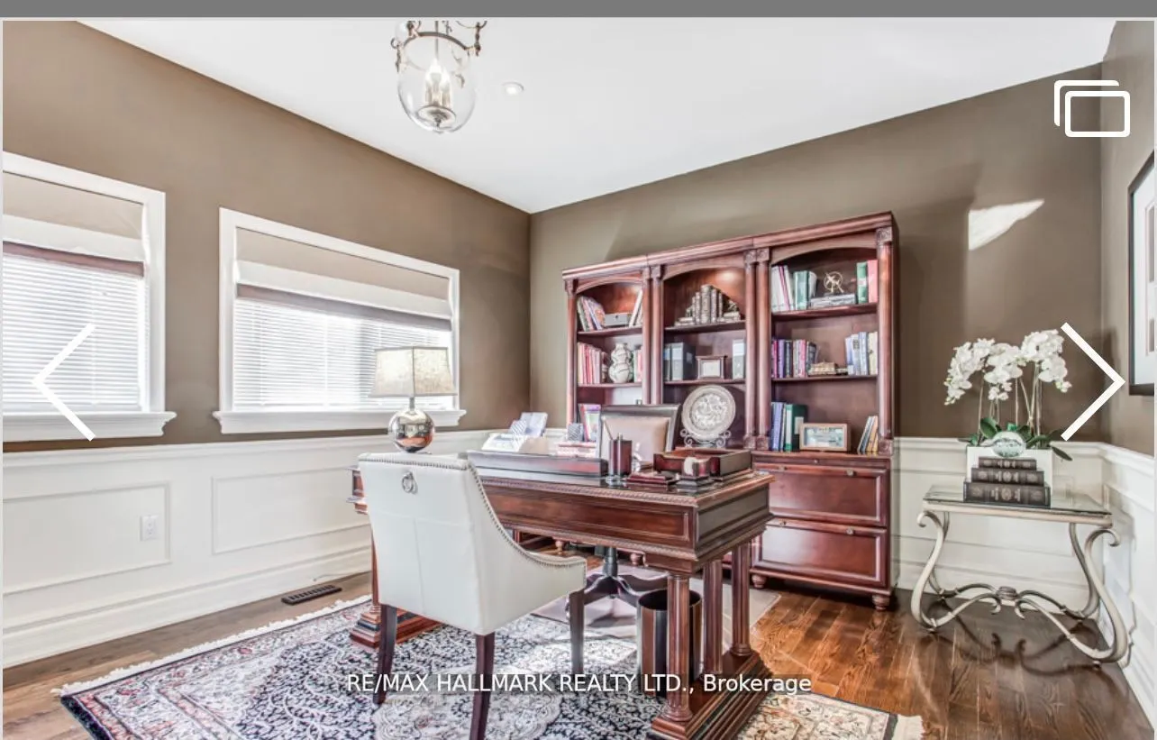 384 Kennedy Street W