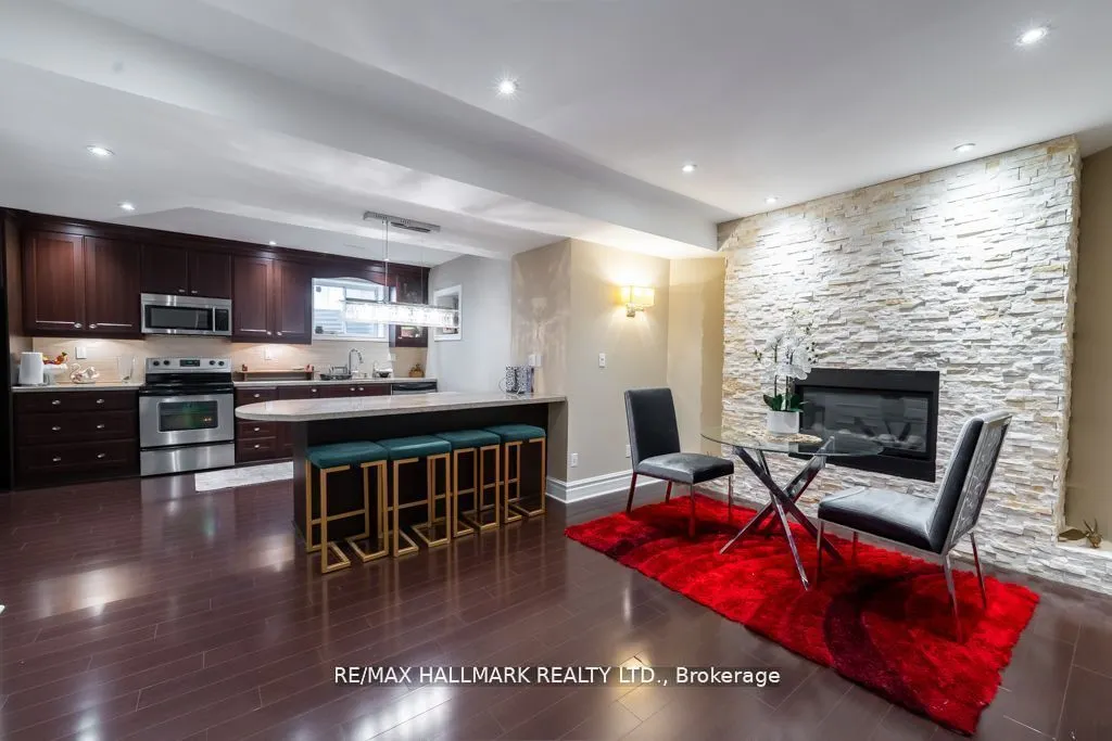 384 Kennedy Street W