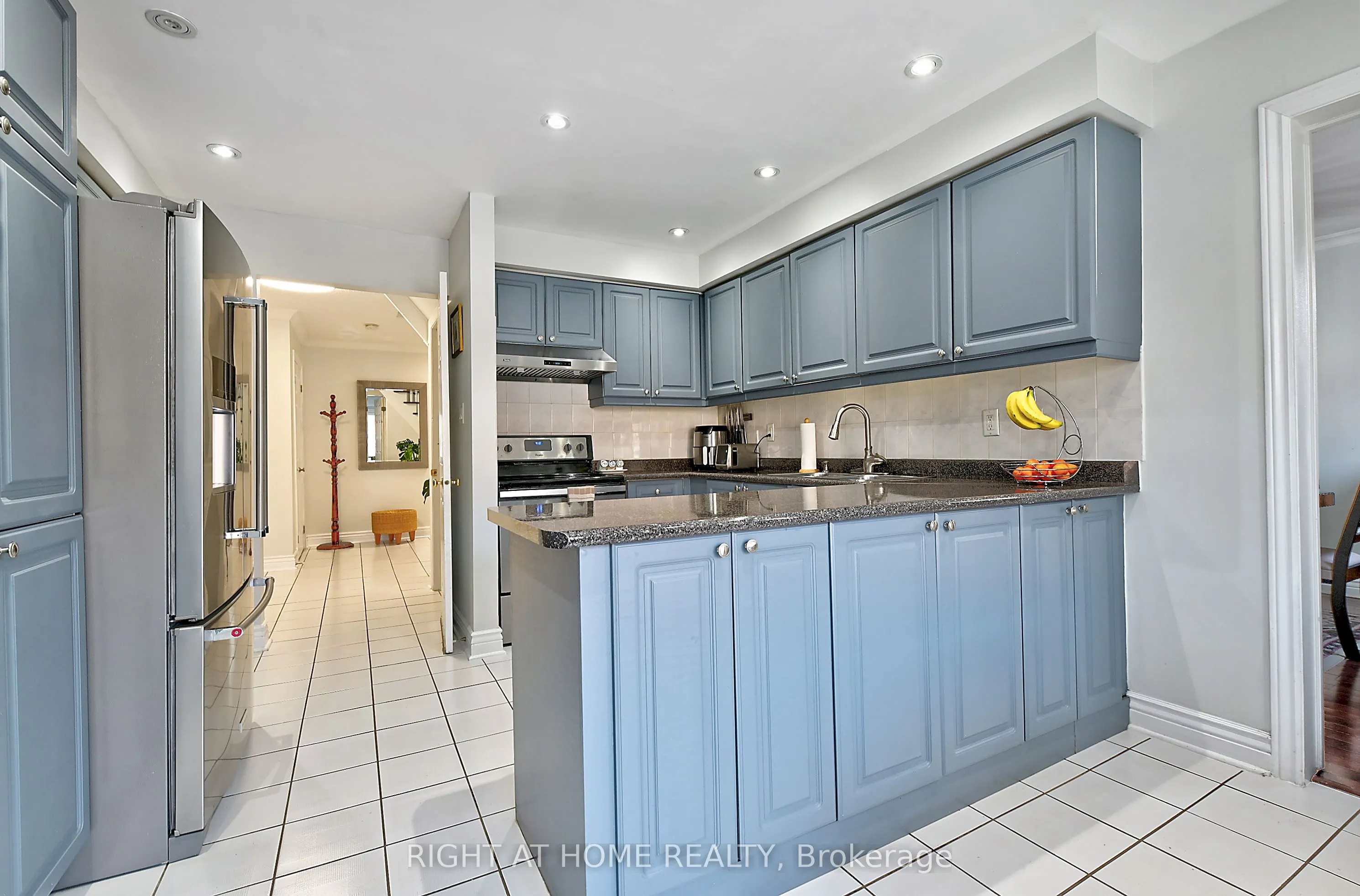 224 Ridgefield Crescent