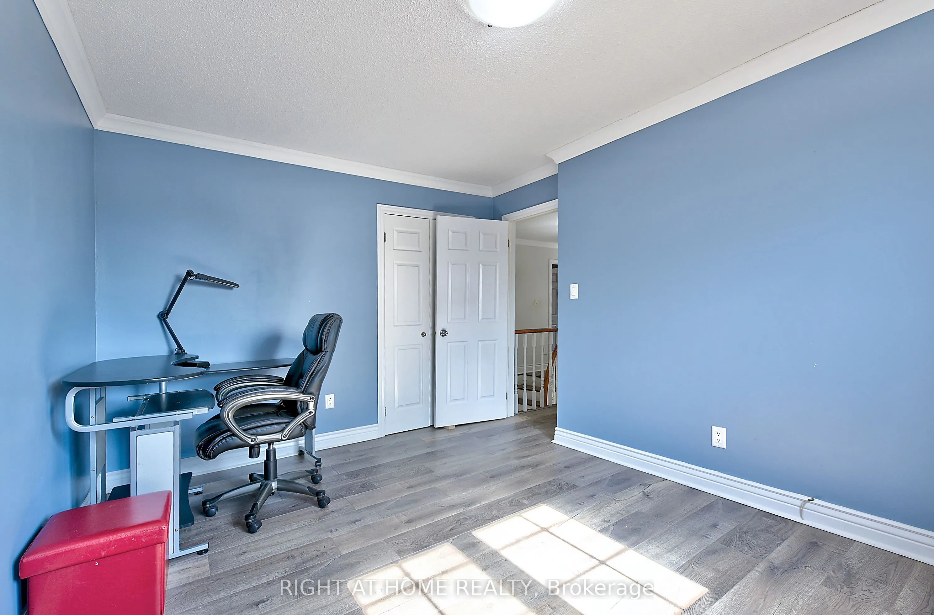 224 Ridgefield Crescent