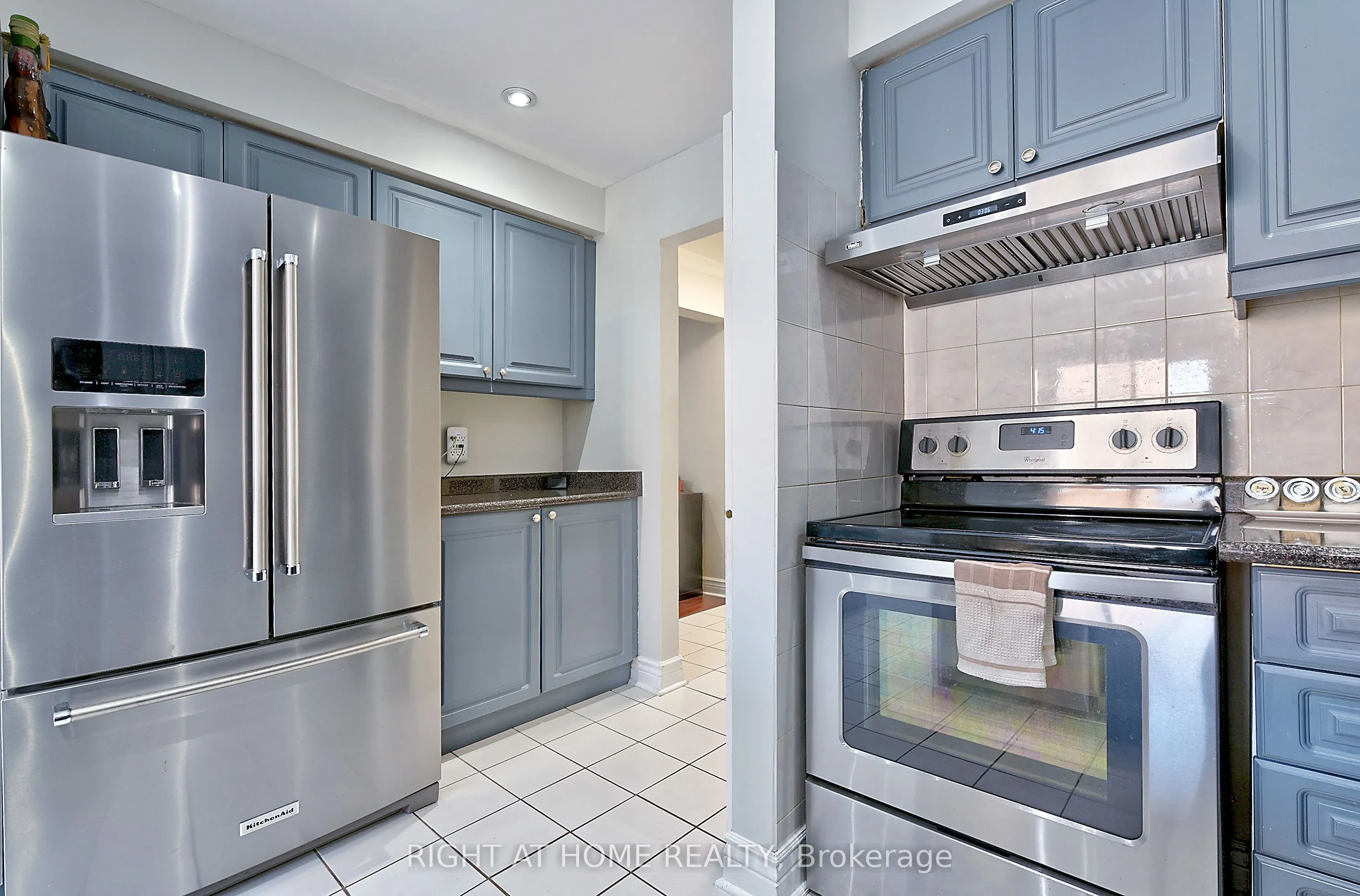 224 Ridgefield Crescent