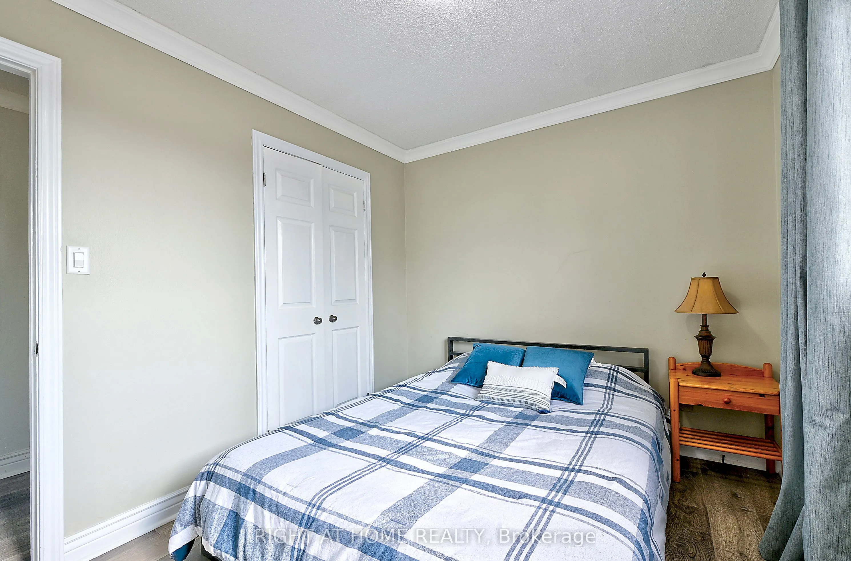 224 Ridgefield Crescent