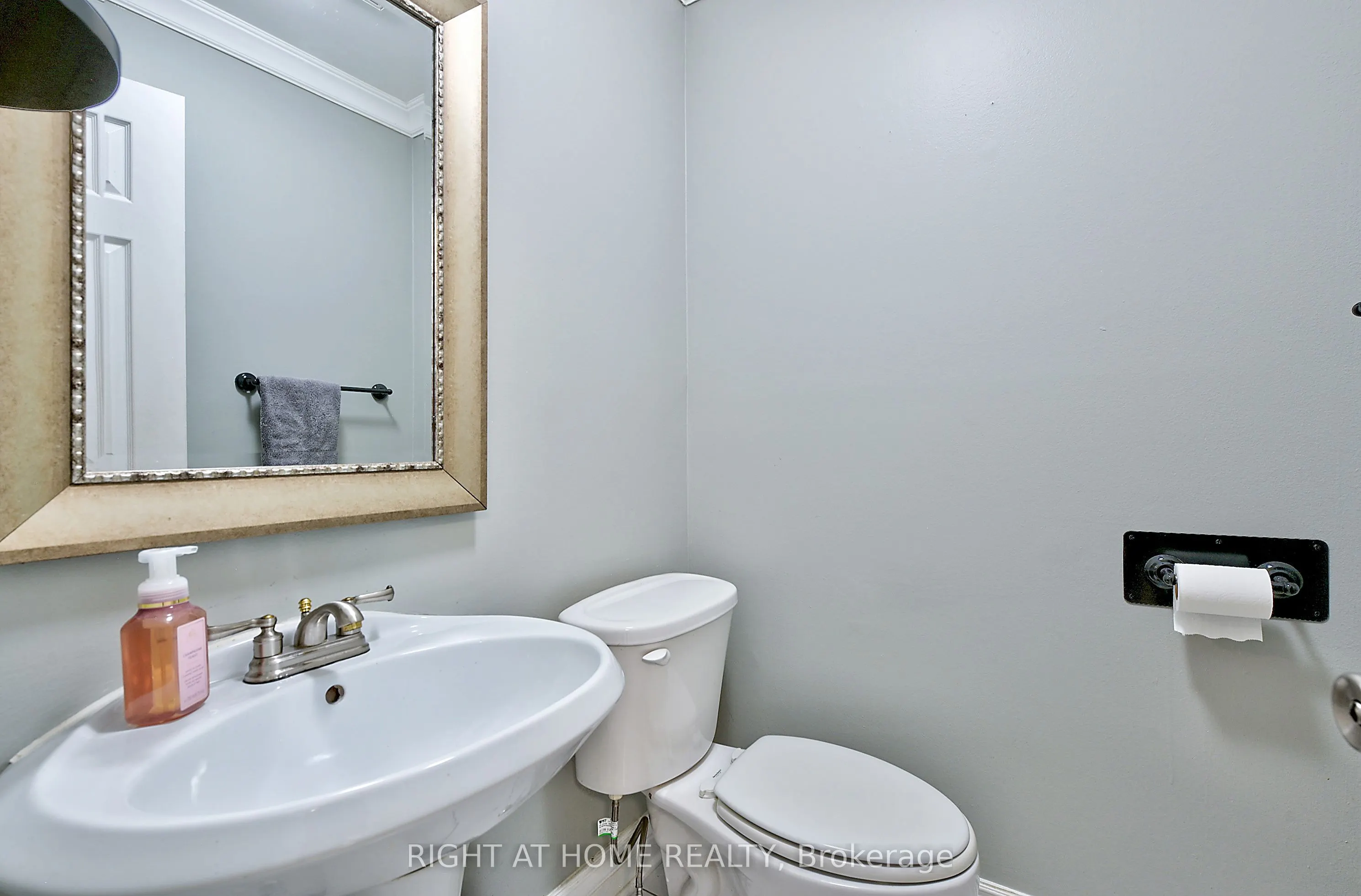 224 Ridgefield Crescent