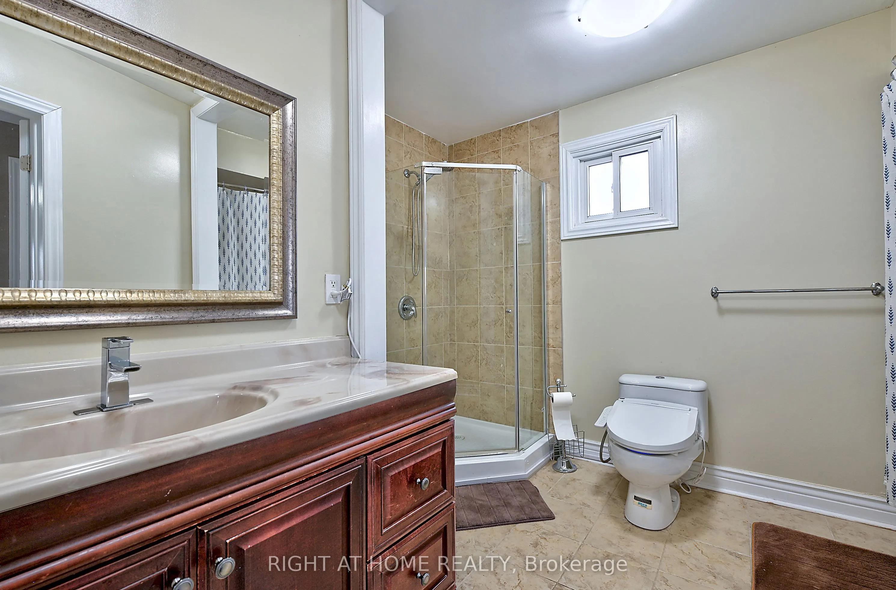 224 Ridgefield Crescent