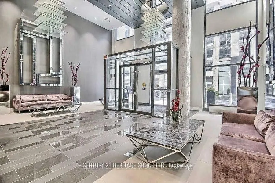 9201 Yonge Street, #617