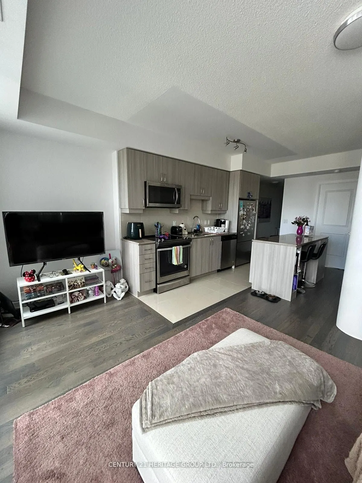 9201 Yonge Street, #617