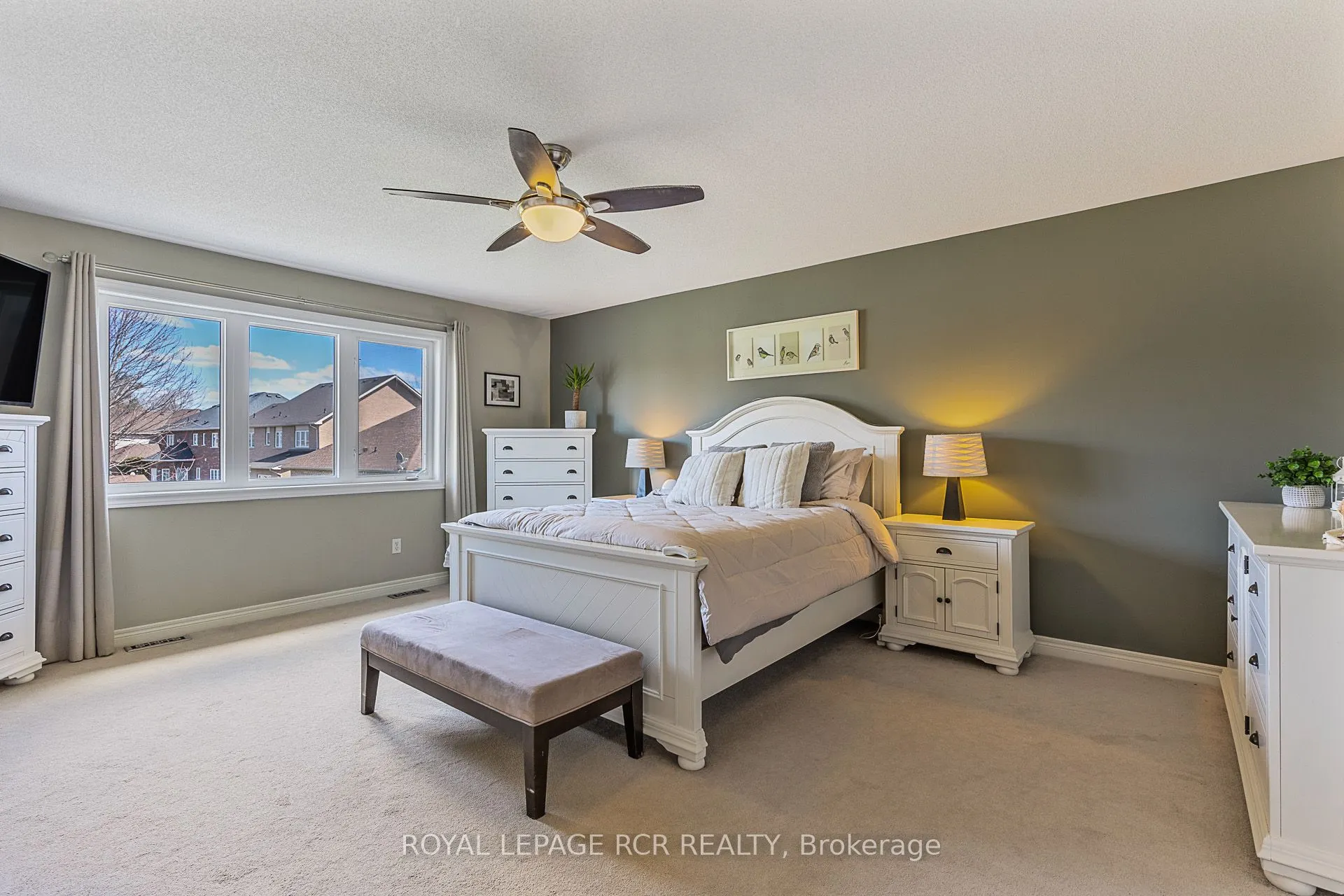 9 Coral Creek Crescent