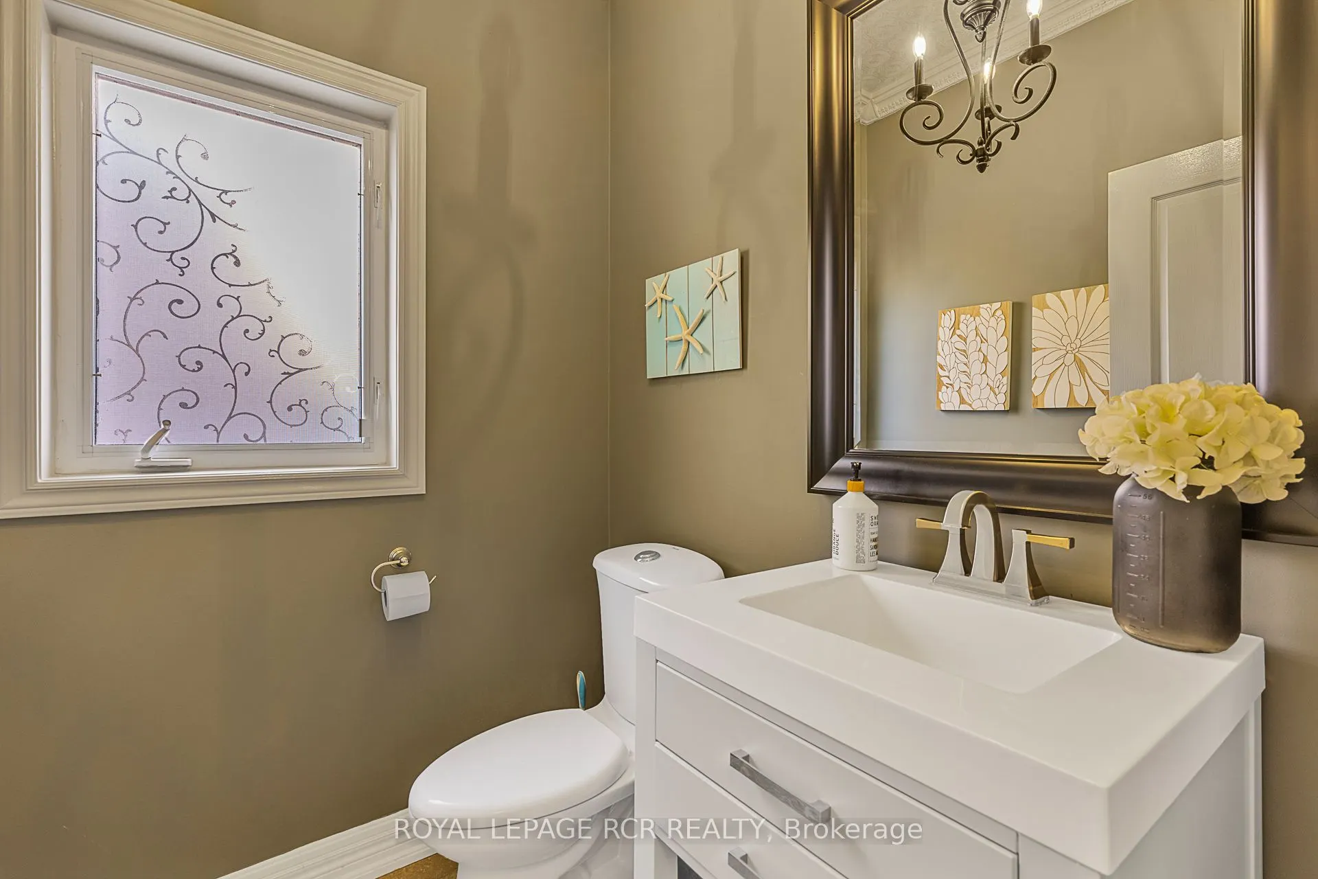 9 Coral Creek Crescent
