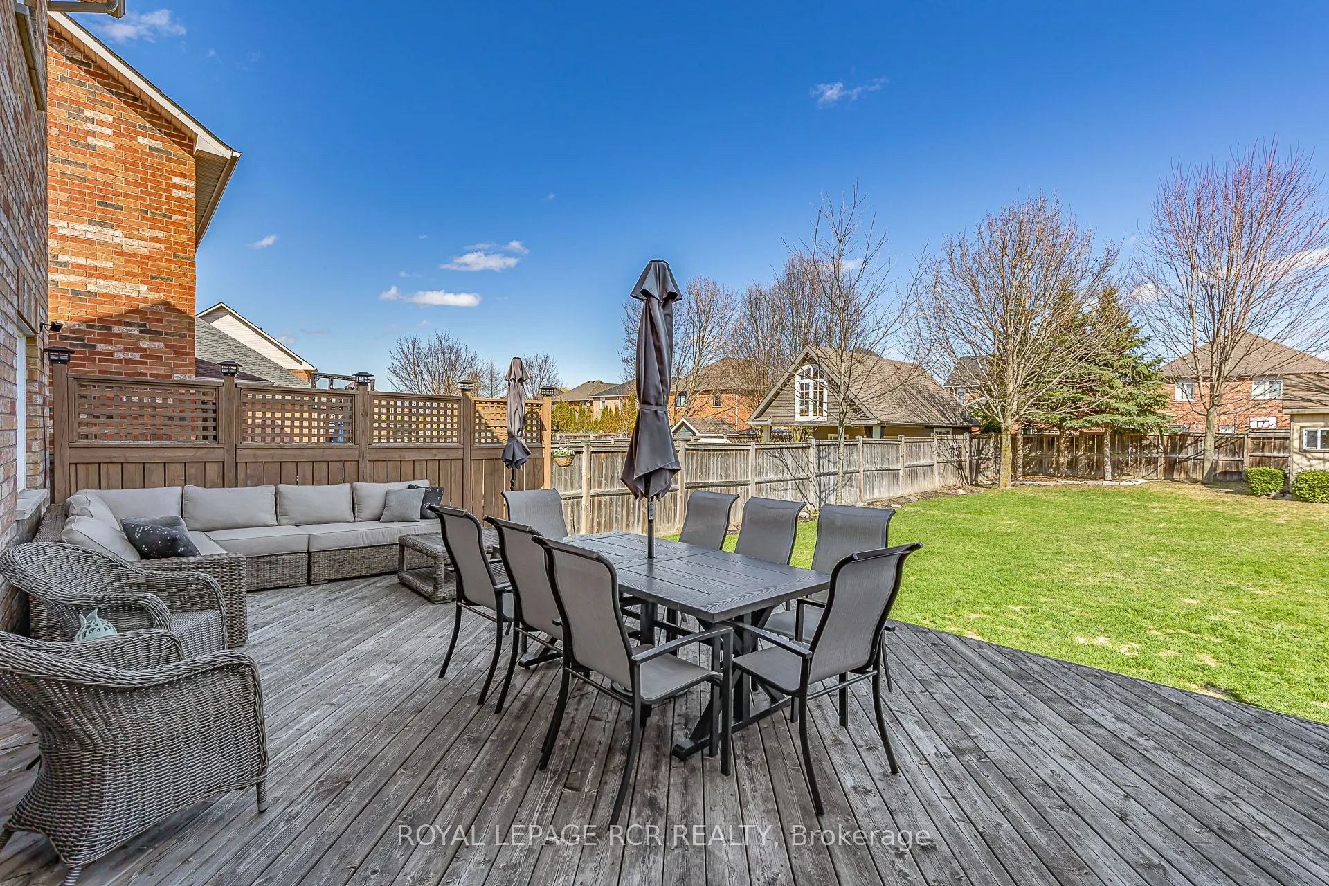 9 Coral Creek Crescent