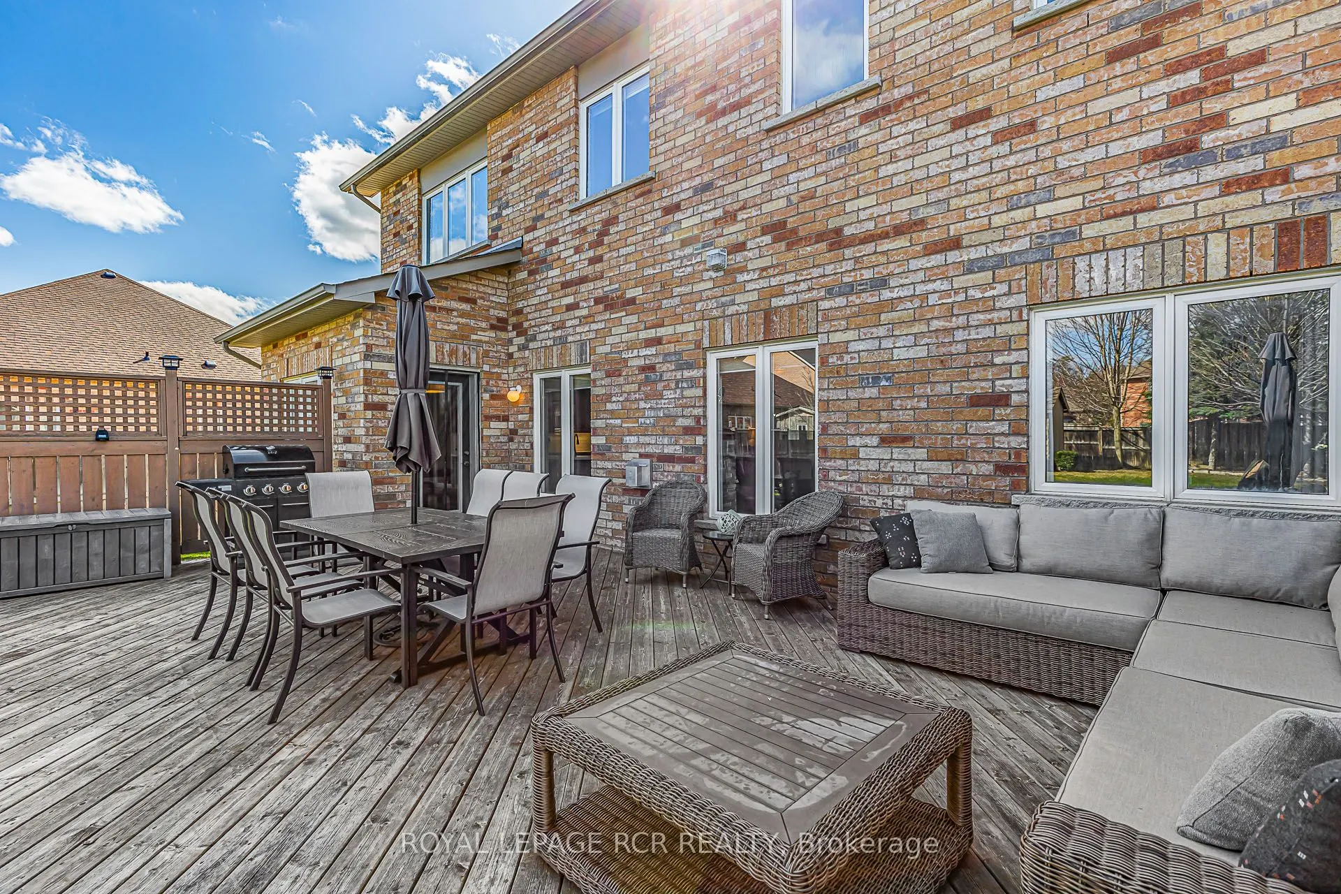 9 Coral Creek Crescent