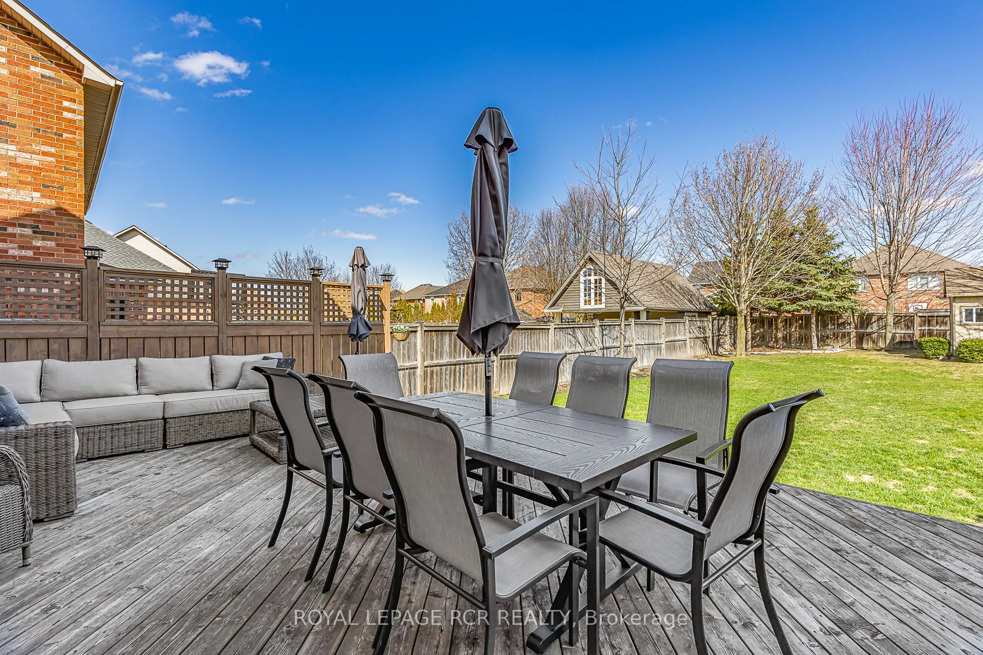 9 Coral Creek Crescent