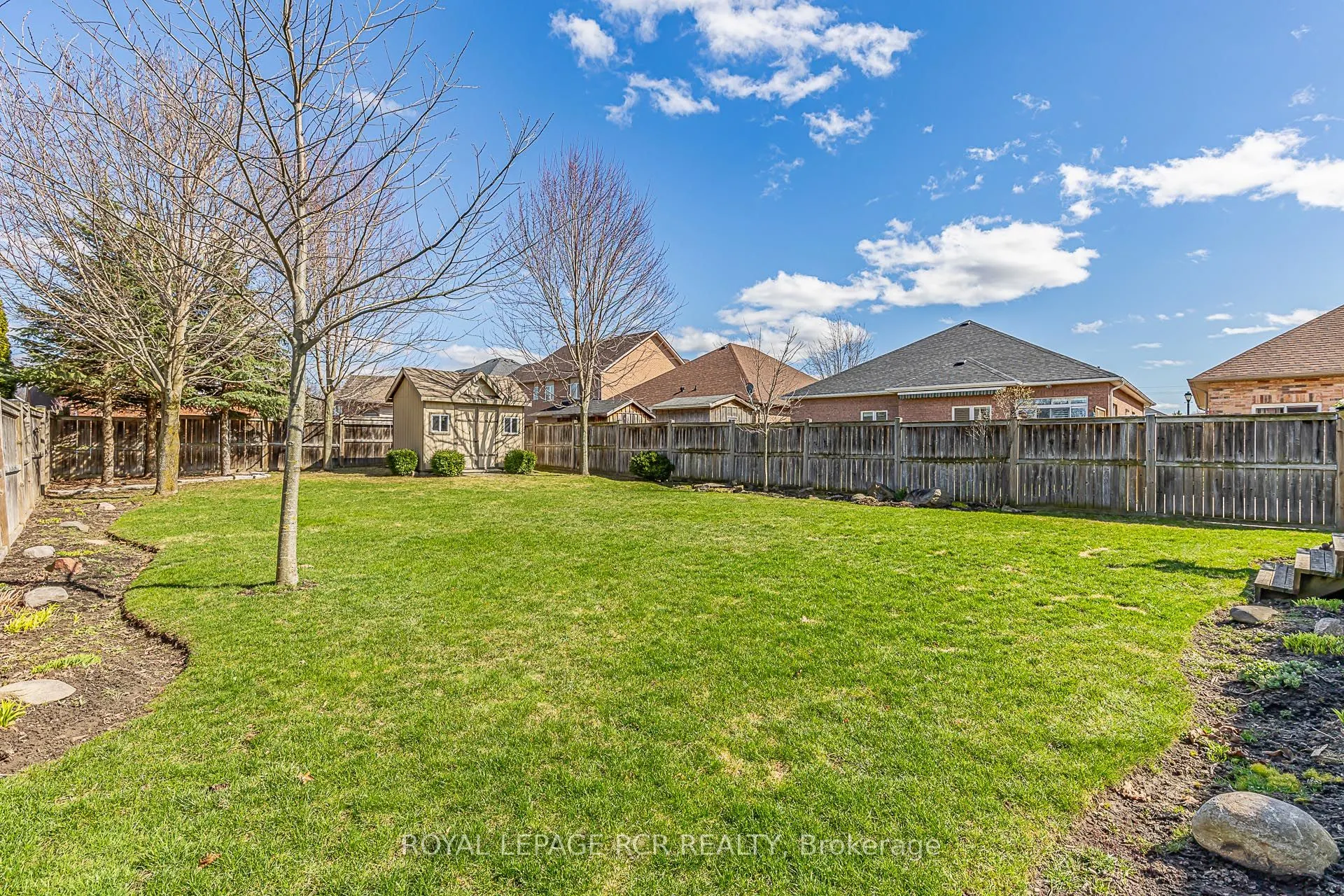 9 Coral Creek Crescent