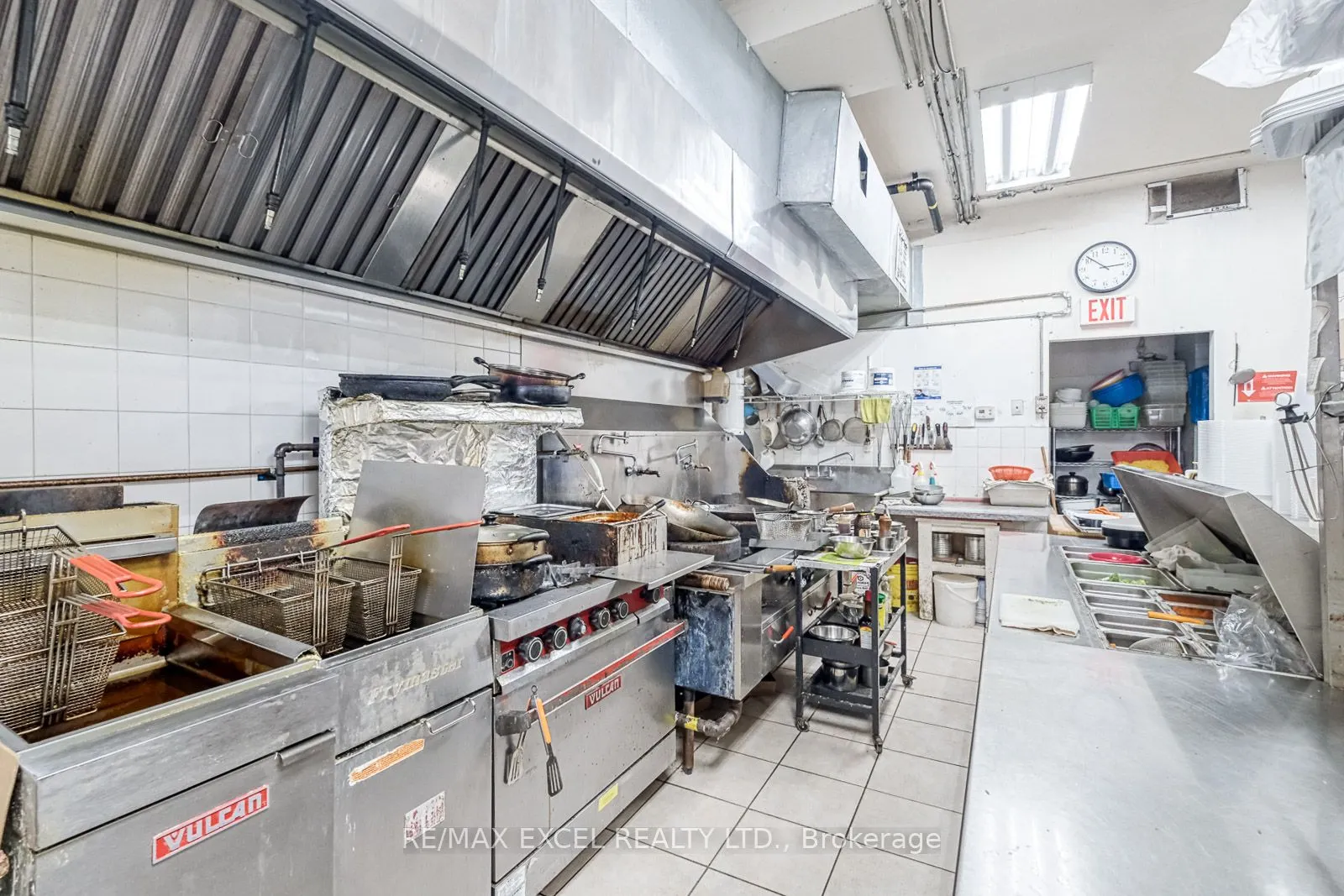 213 The Queensway Road S, #9