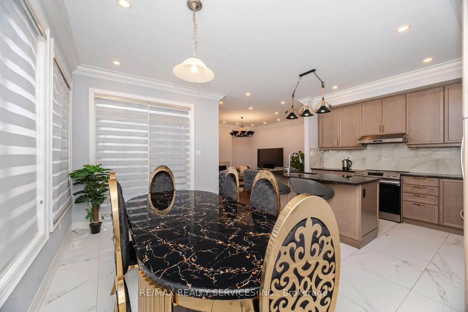 132 Meadow Vista Crescent