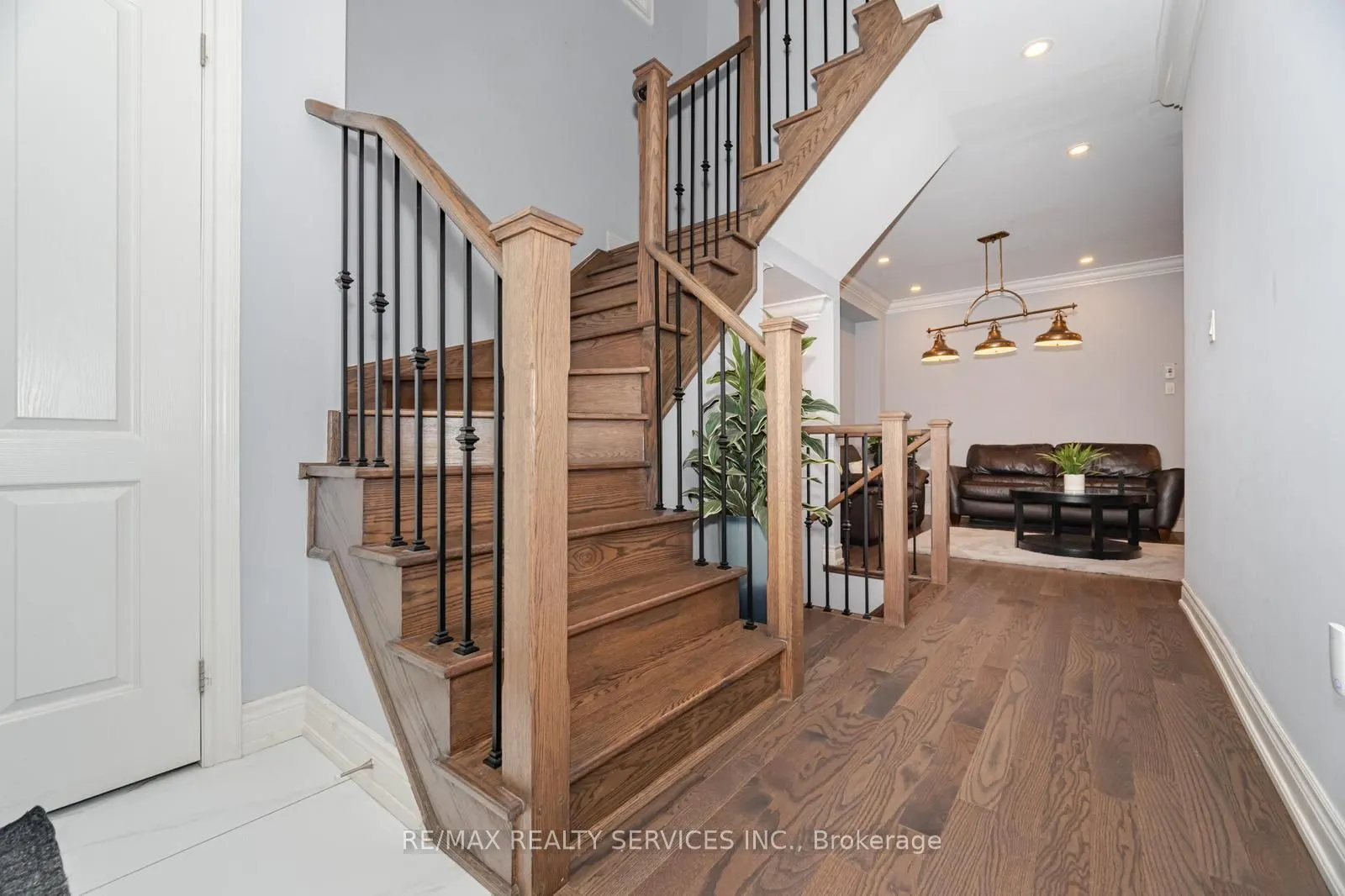 132 Meadow Vista Crescent