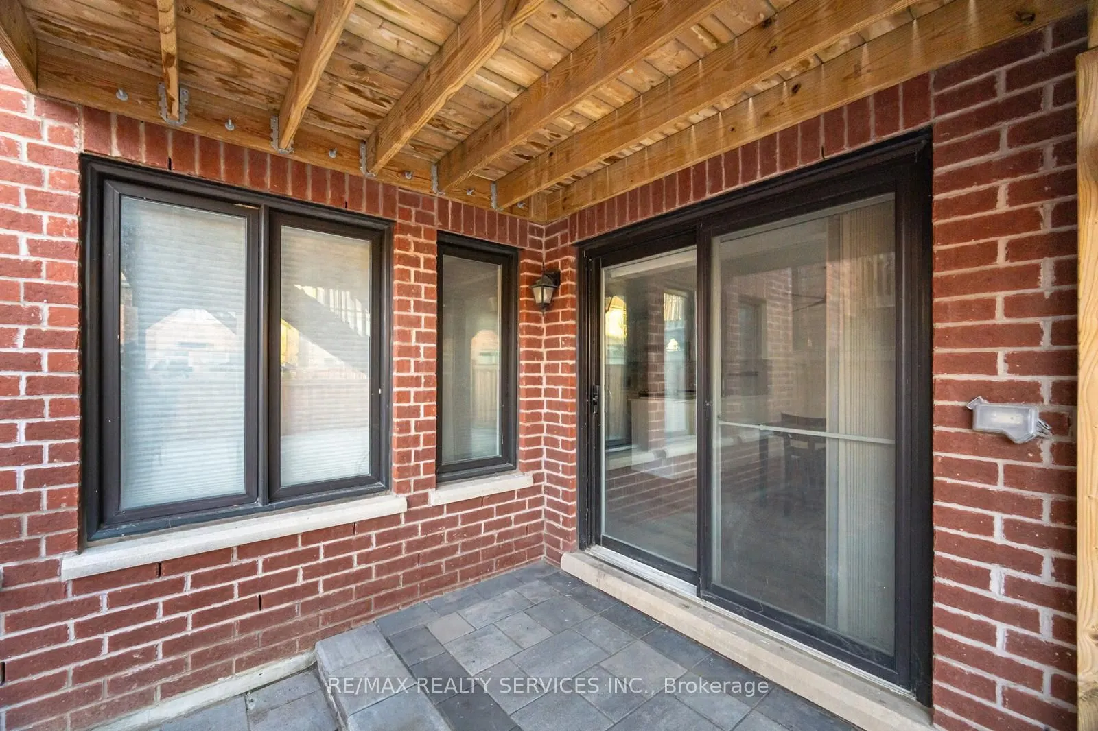 132 Meadow Vista Crescent