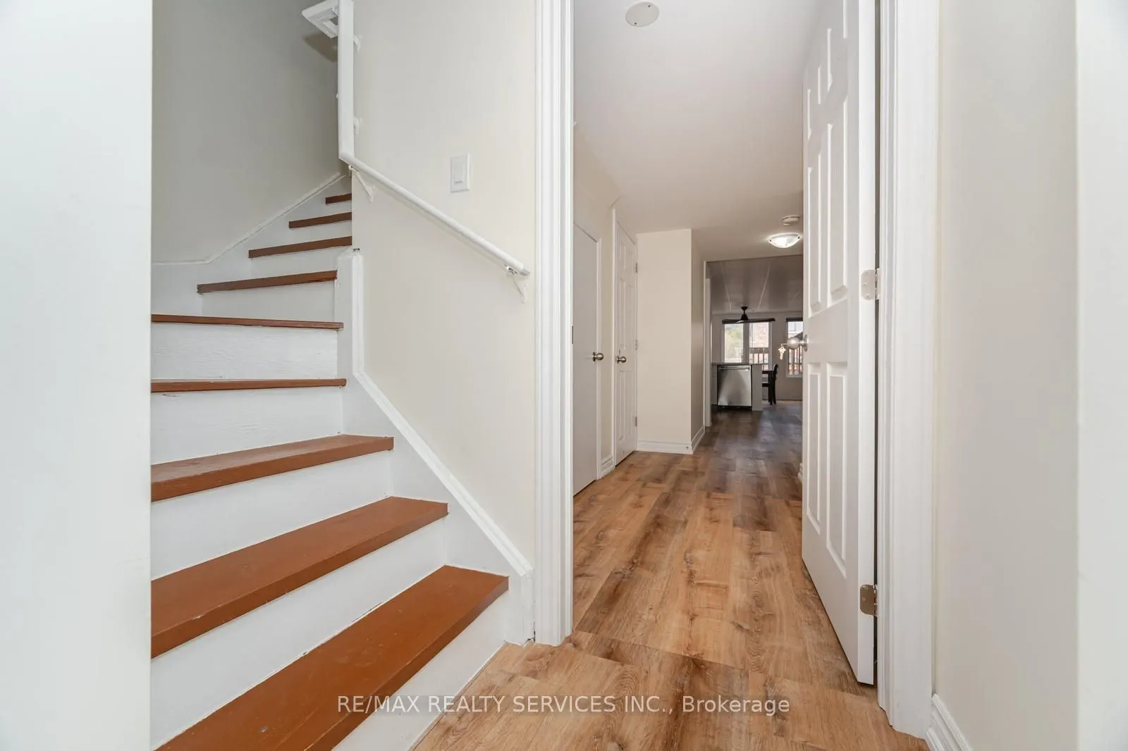 132 Meadow Vista Crescent