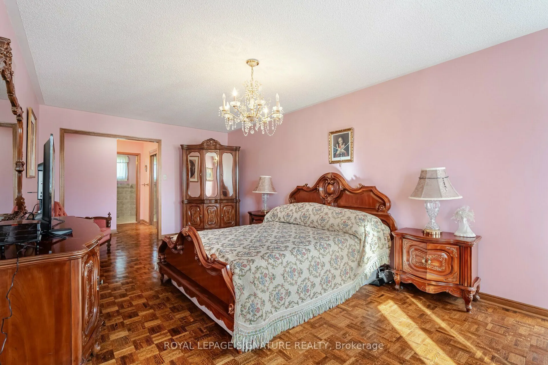 100 Gas Light Crescent