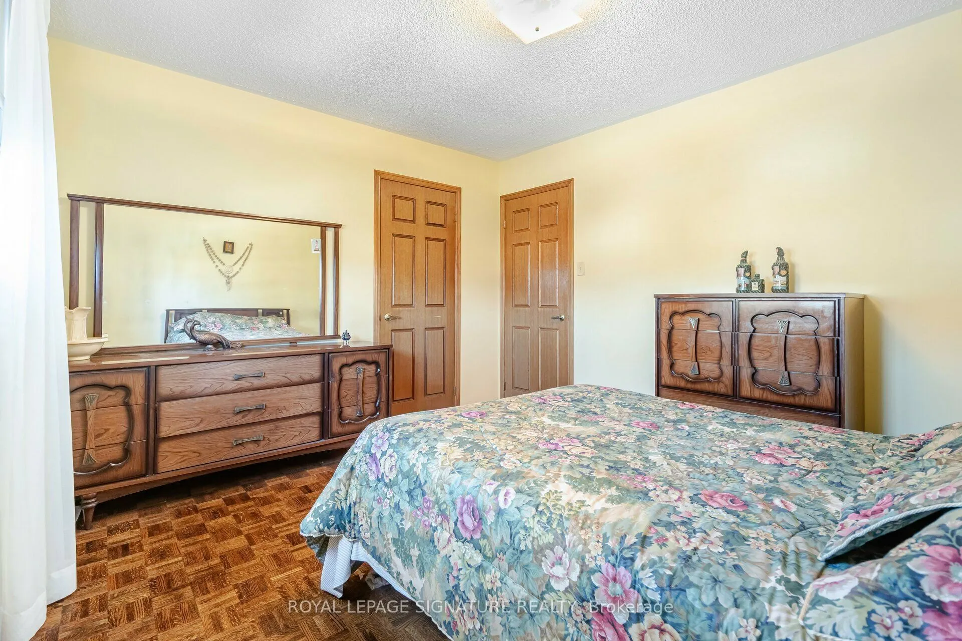 100 Gas Light Crescent