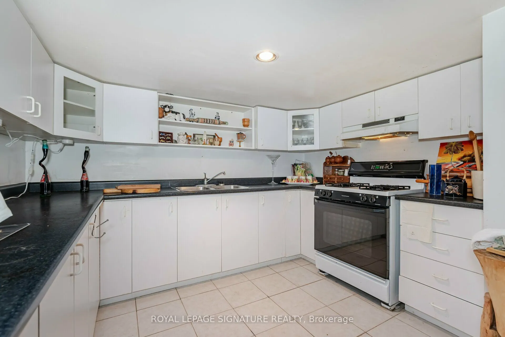 100 Gas Light Crescent