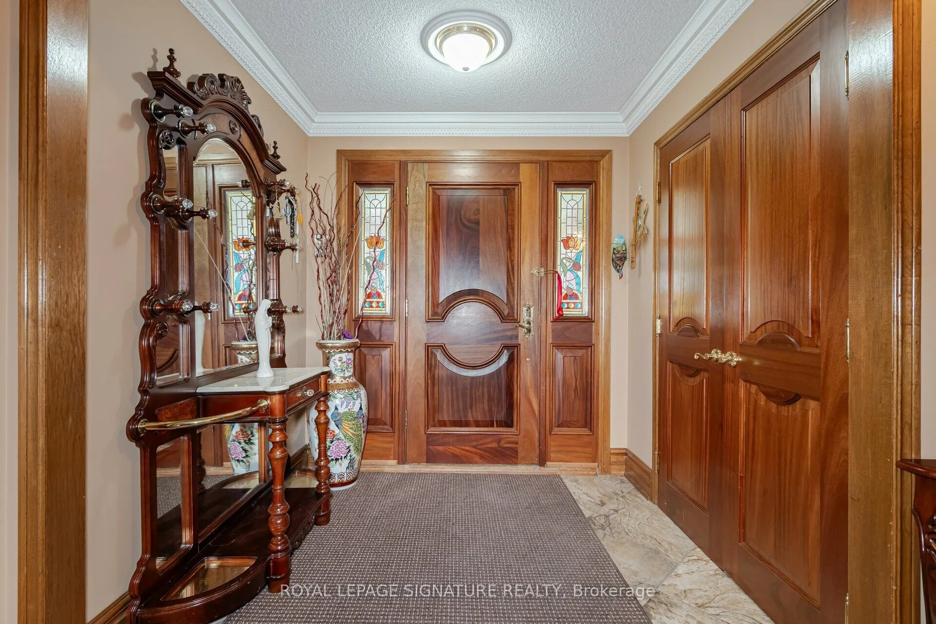 100 Gas Light Crescent