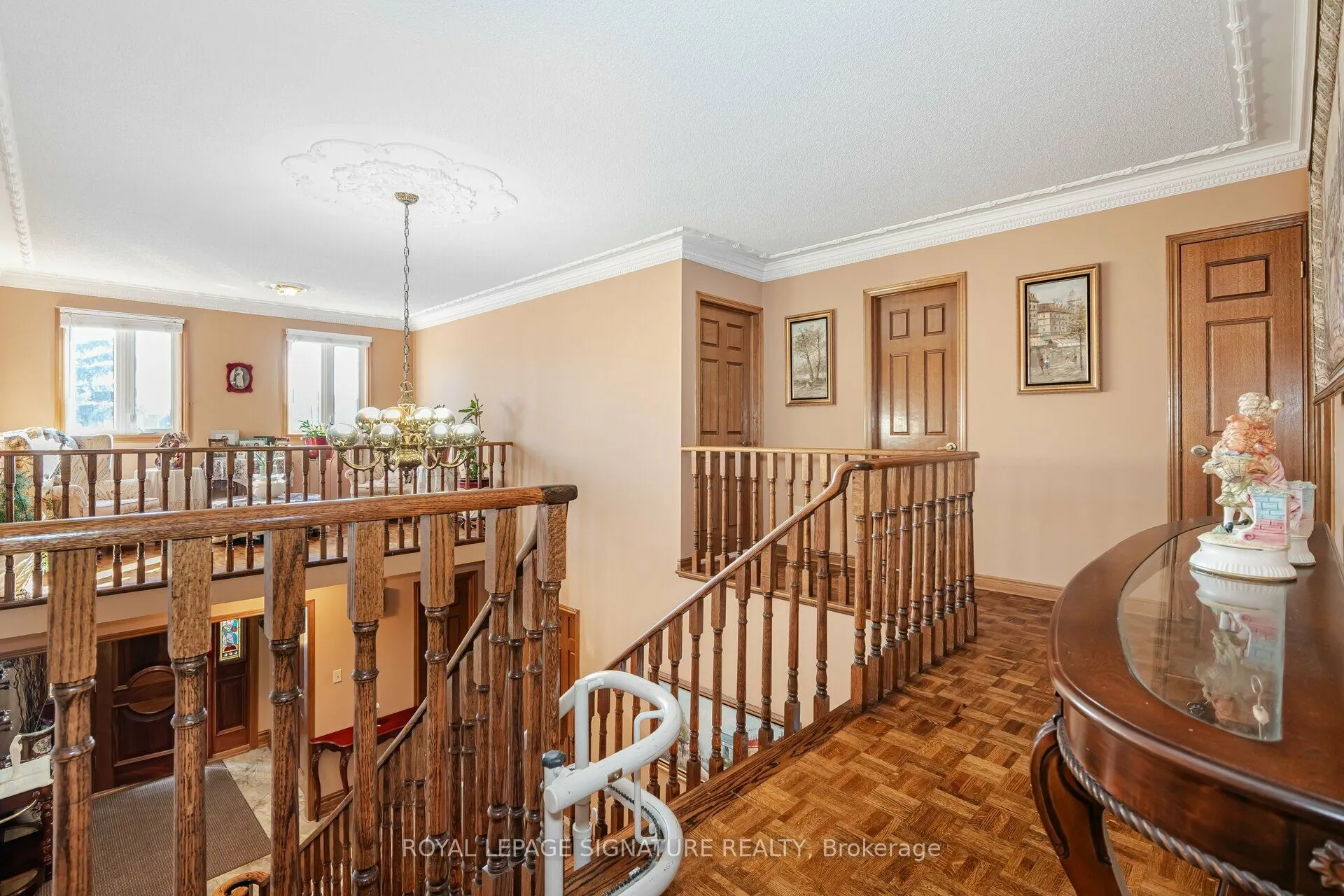 100 Gas Light Crescent