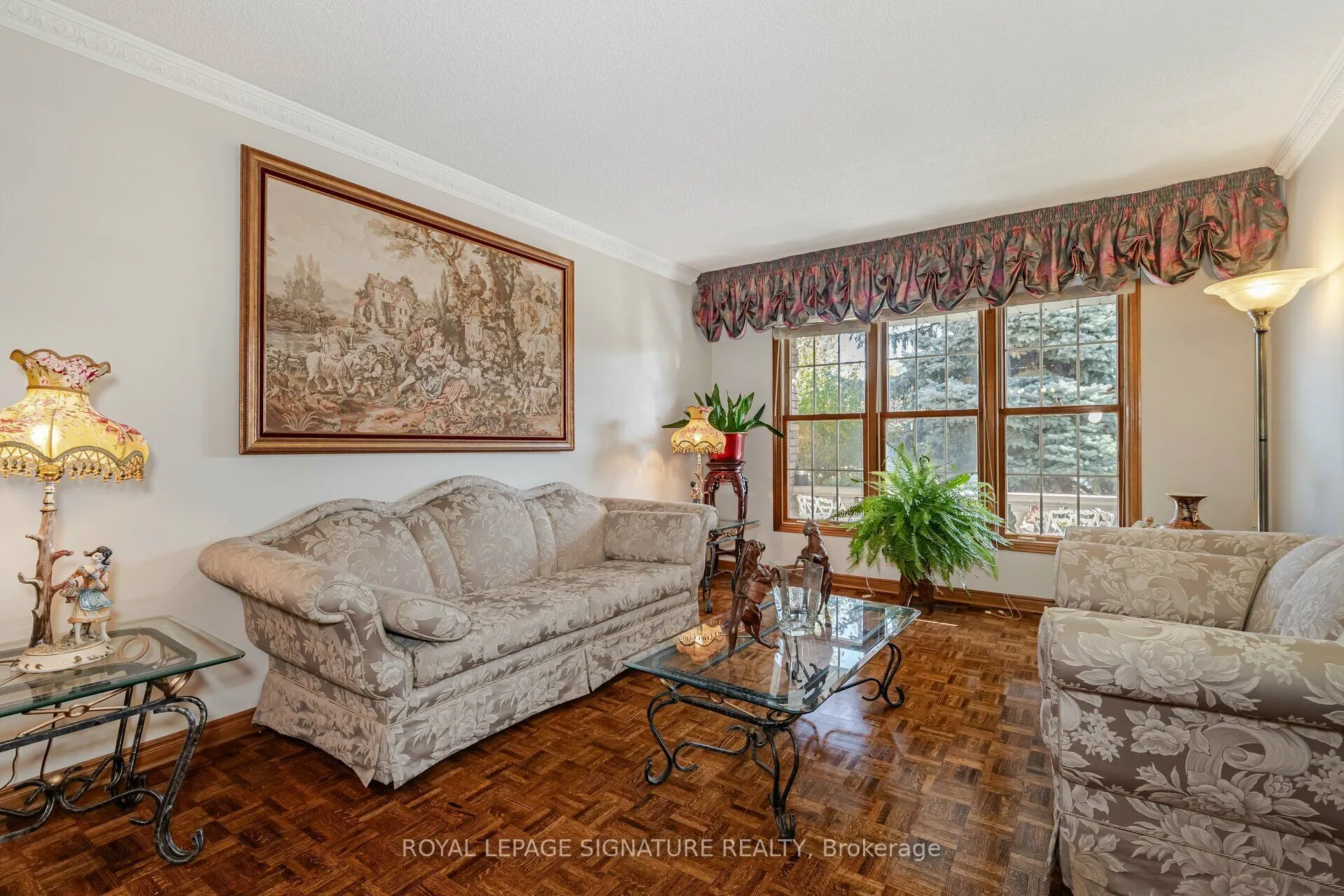 100 Gas Light Crescent