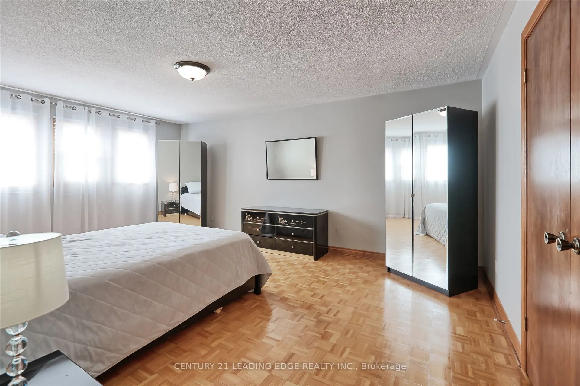 312 Valeria Boulevard