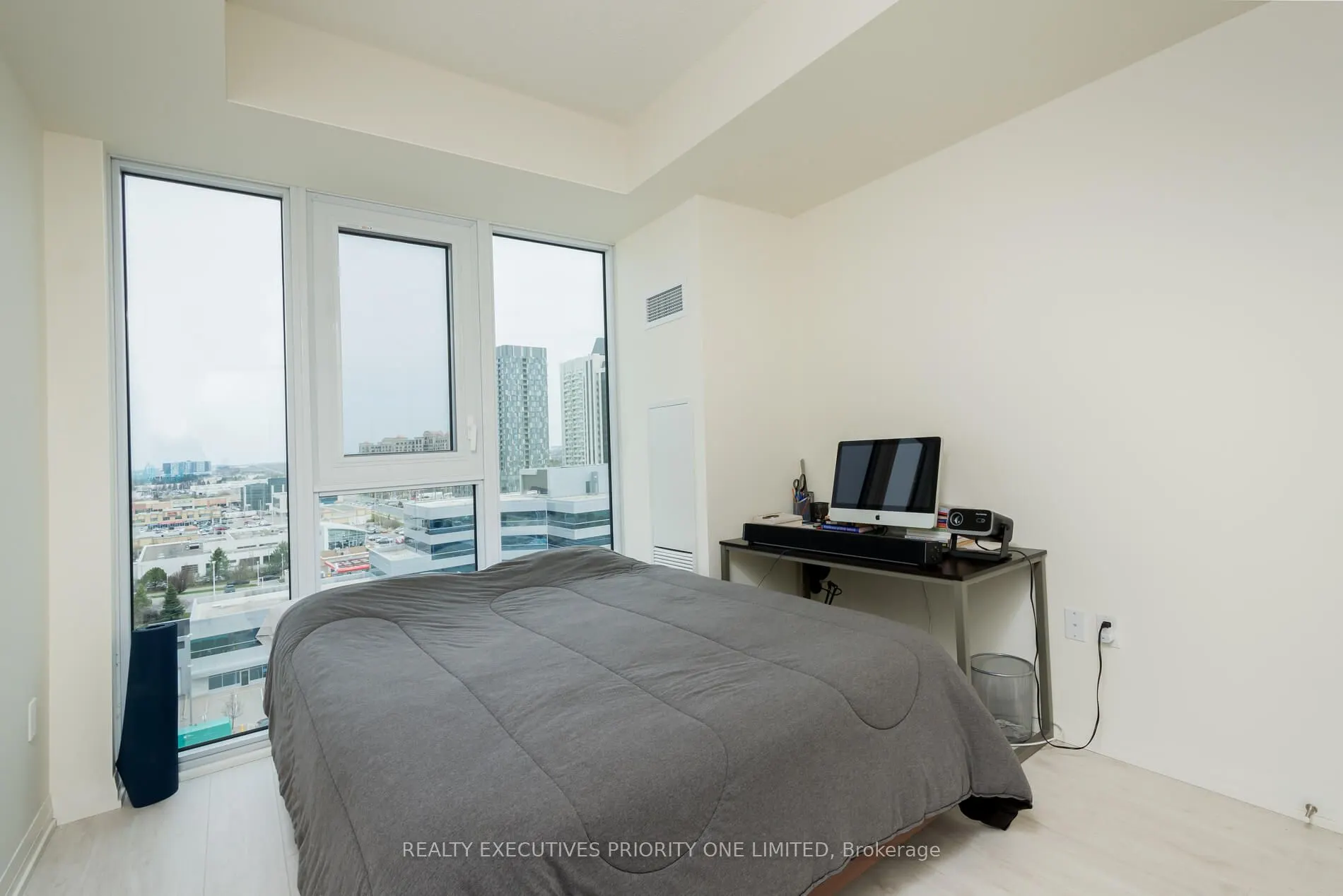 9000 Jane Street #923