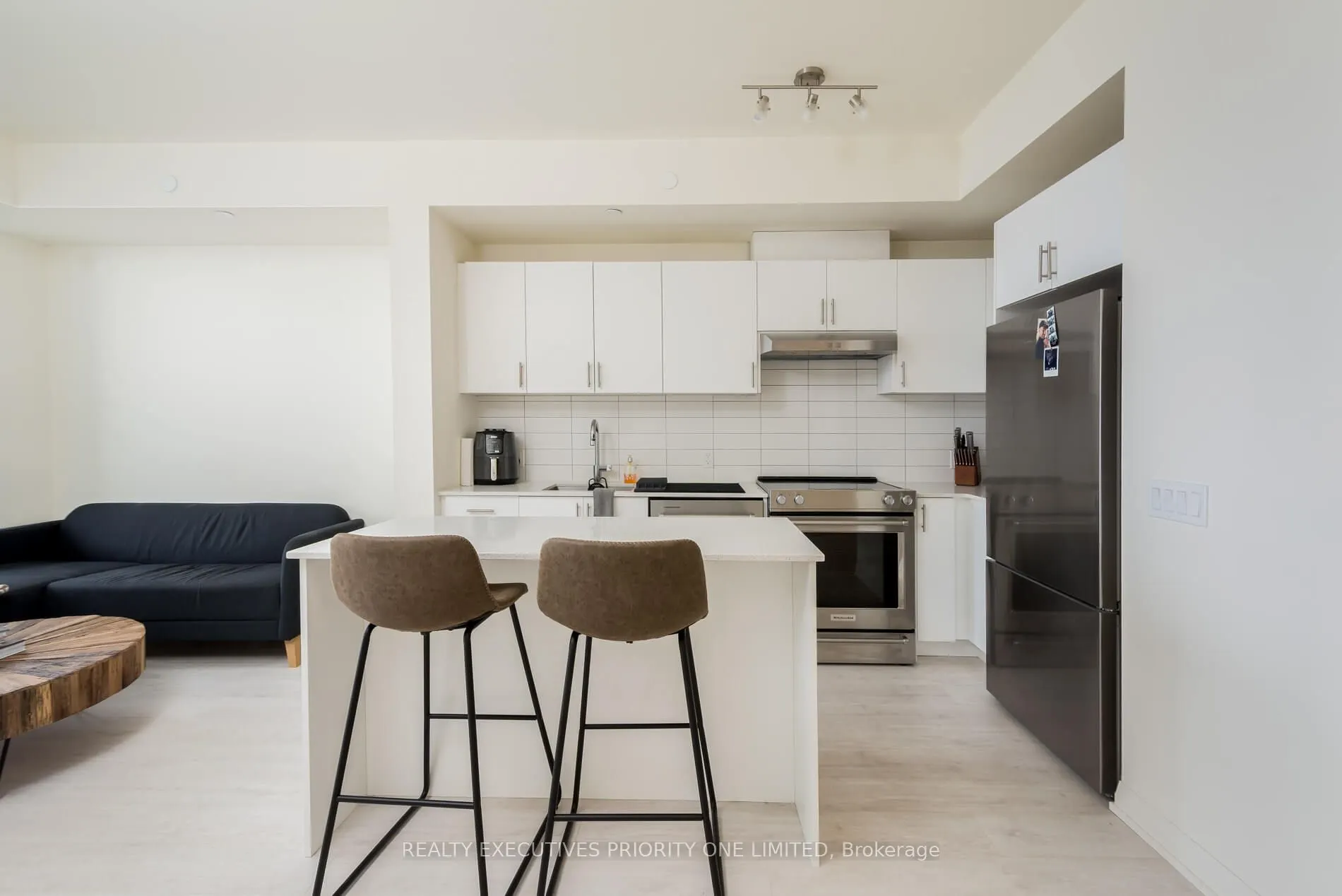 9000 Jane Street #923