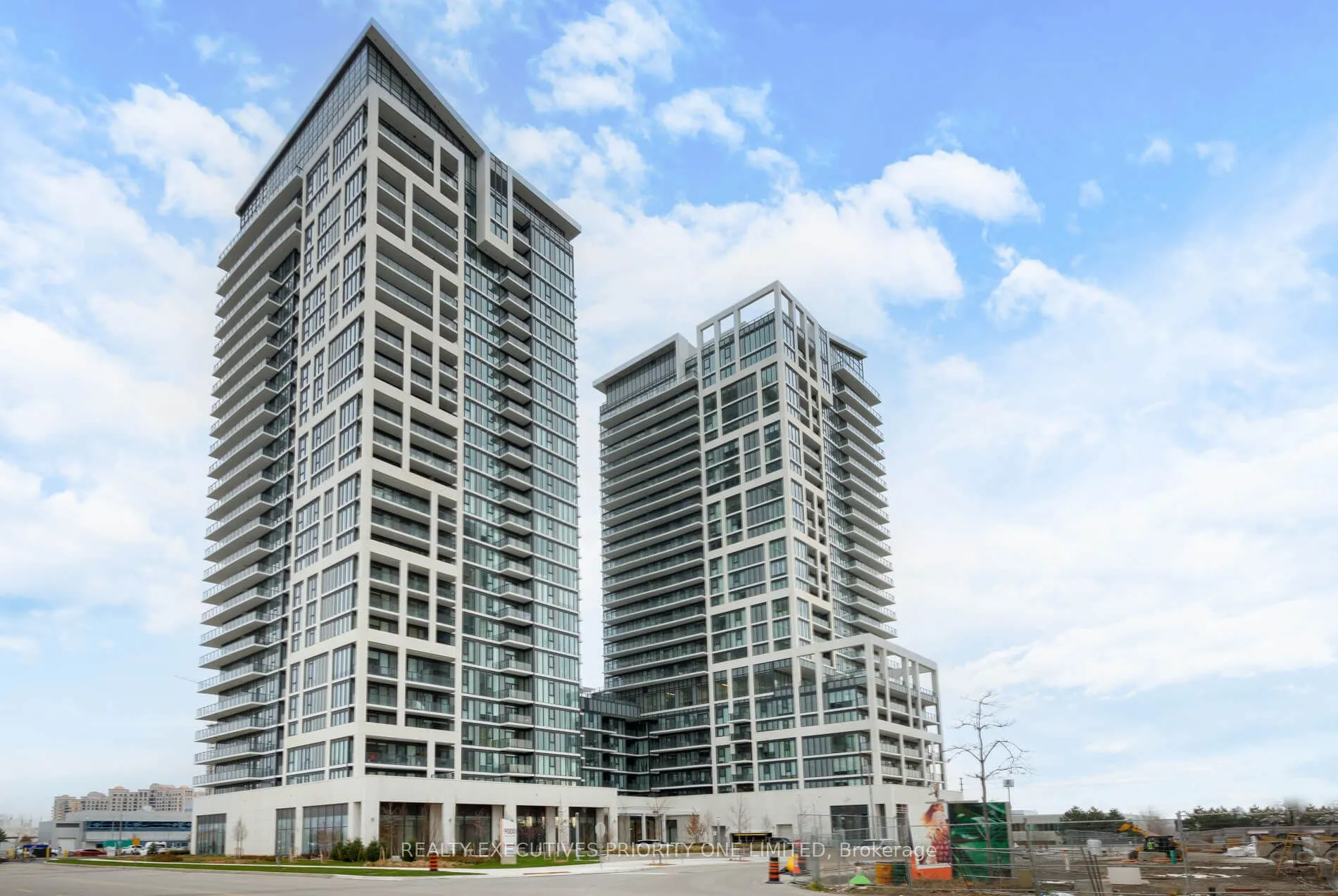 9000 Jane Street #923