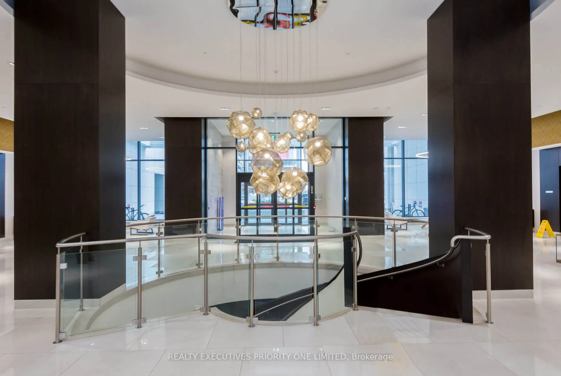 9000 Jane Street #923