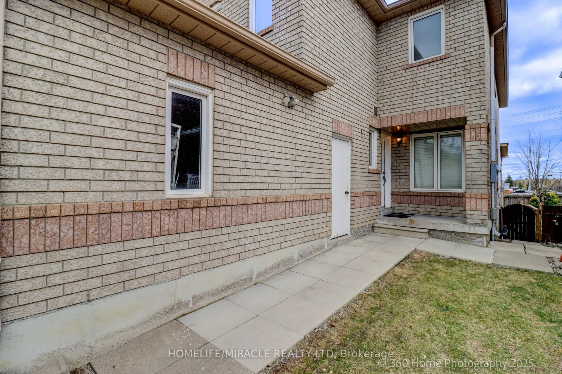 7 Creekwood Court