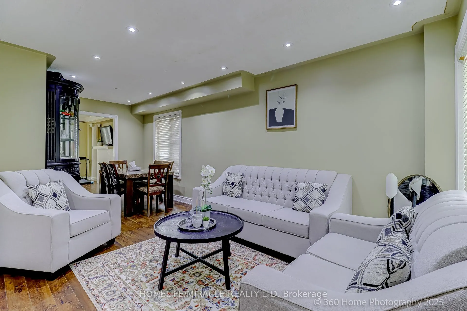 7 Creekwood Court