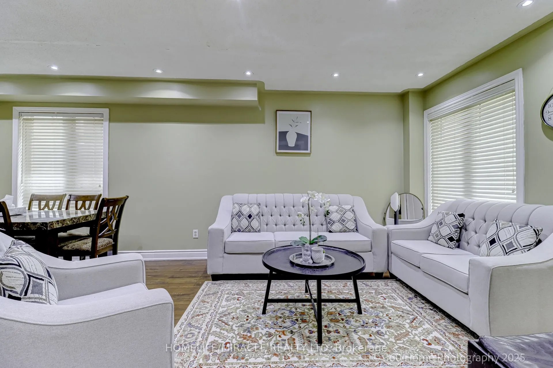 7 Creekwood Court