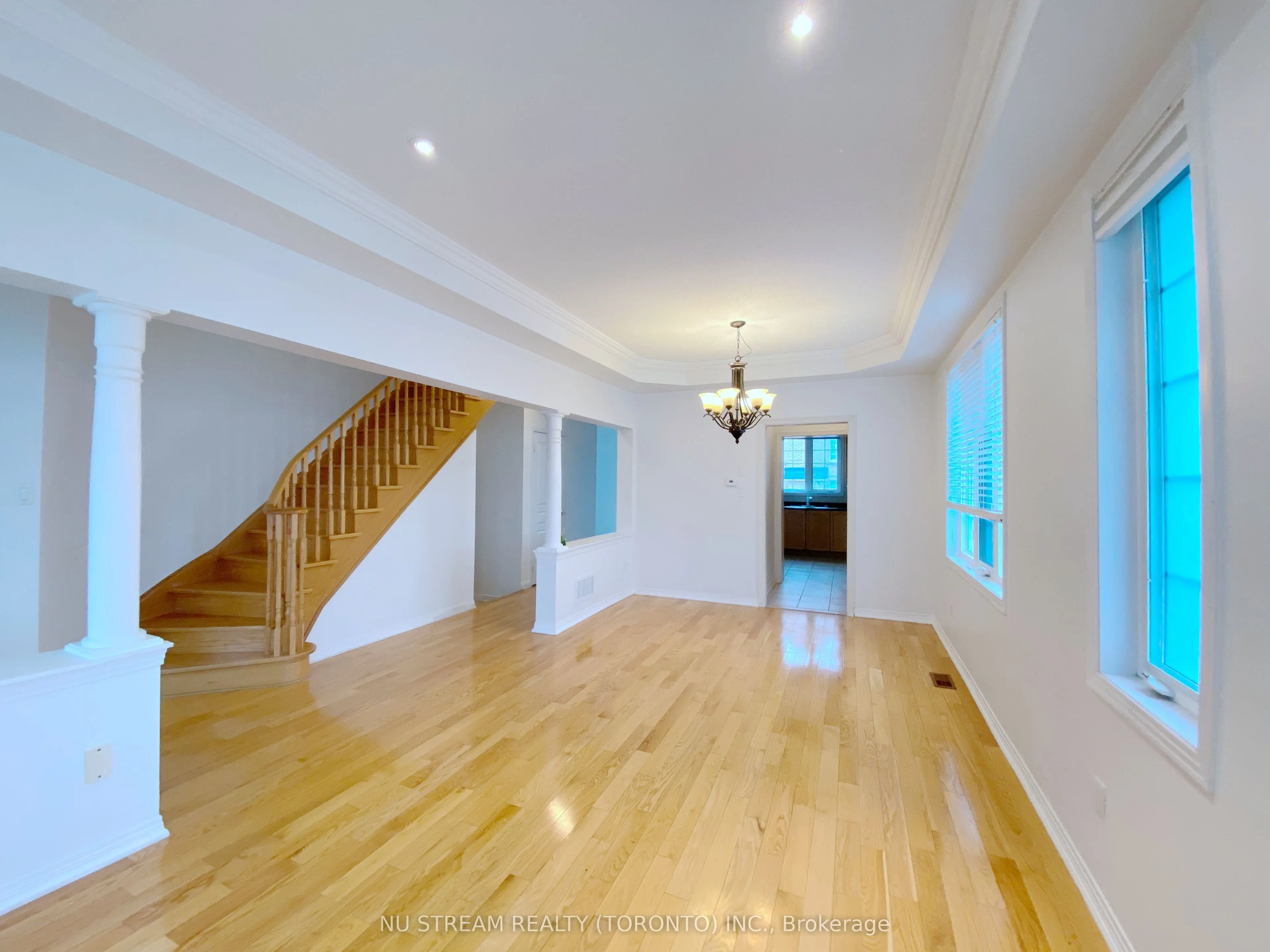 25 Nichols Boulevard