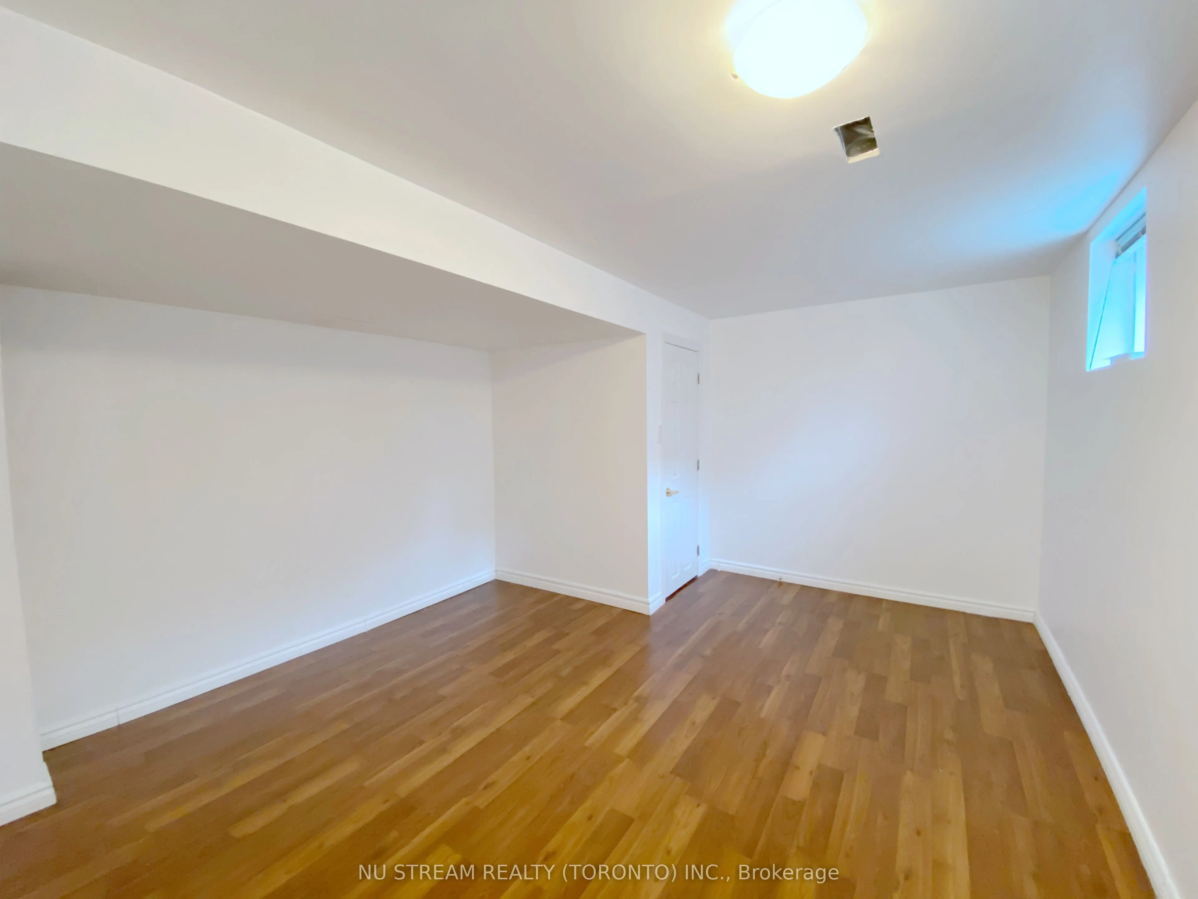 25 Nichols Boulevard