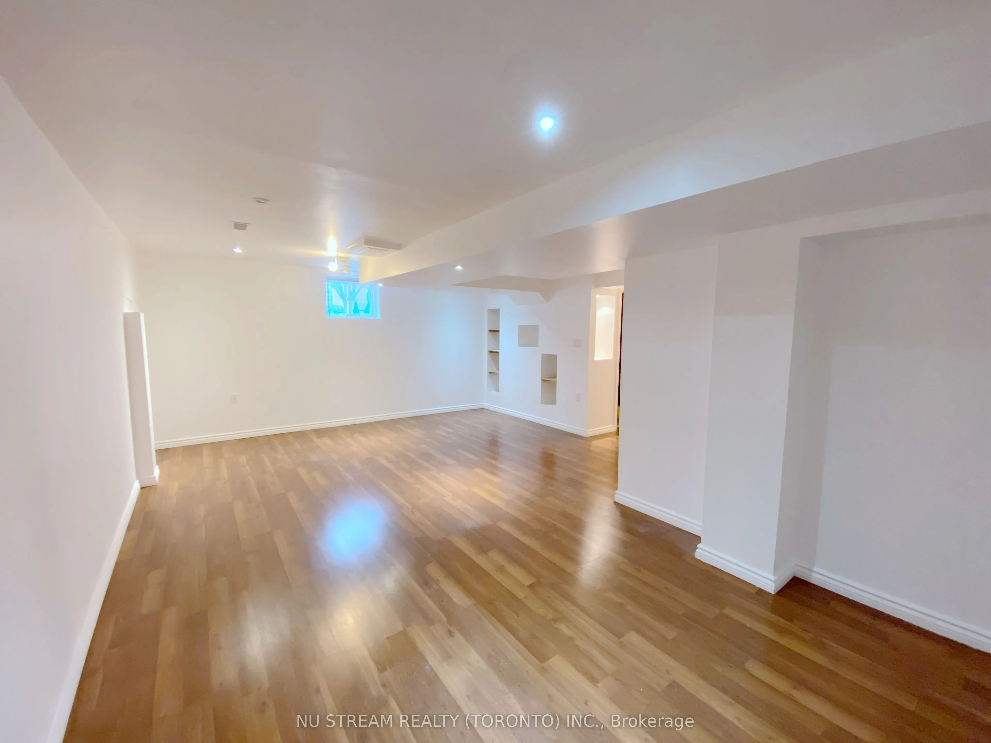25 Nichols Boulevard