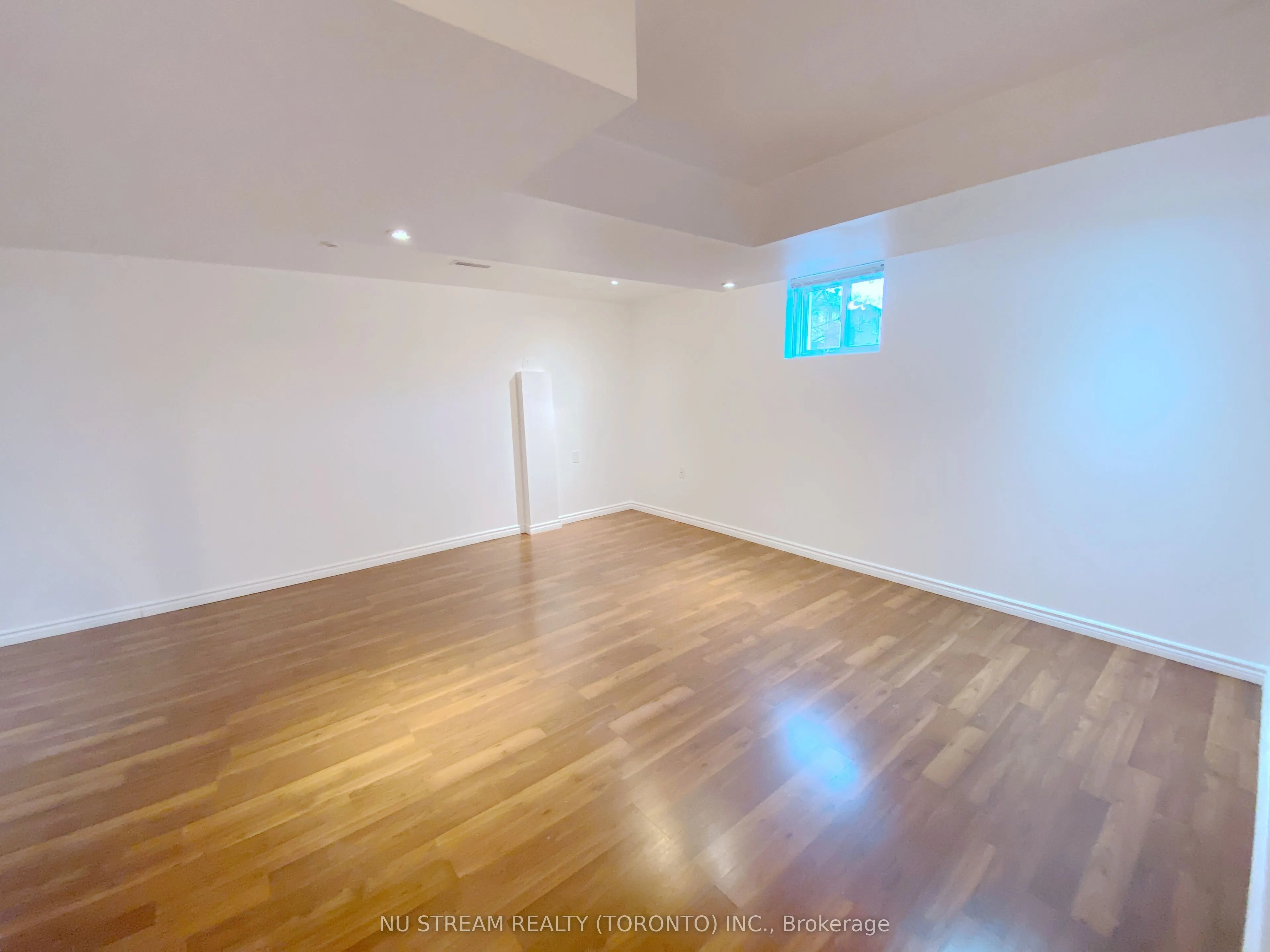 25 Nichols Boulevard
