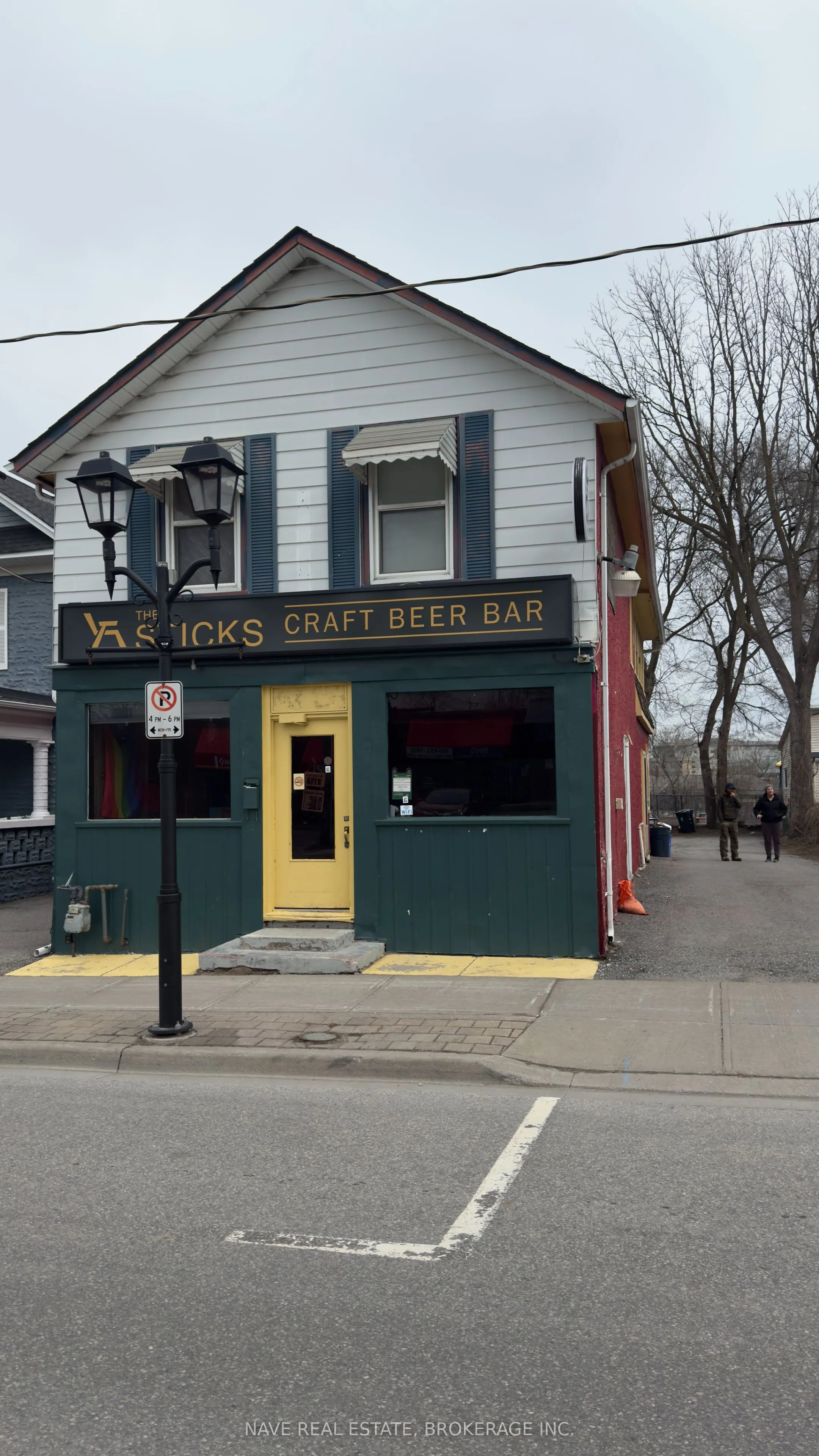 13 Main Street S