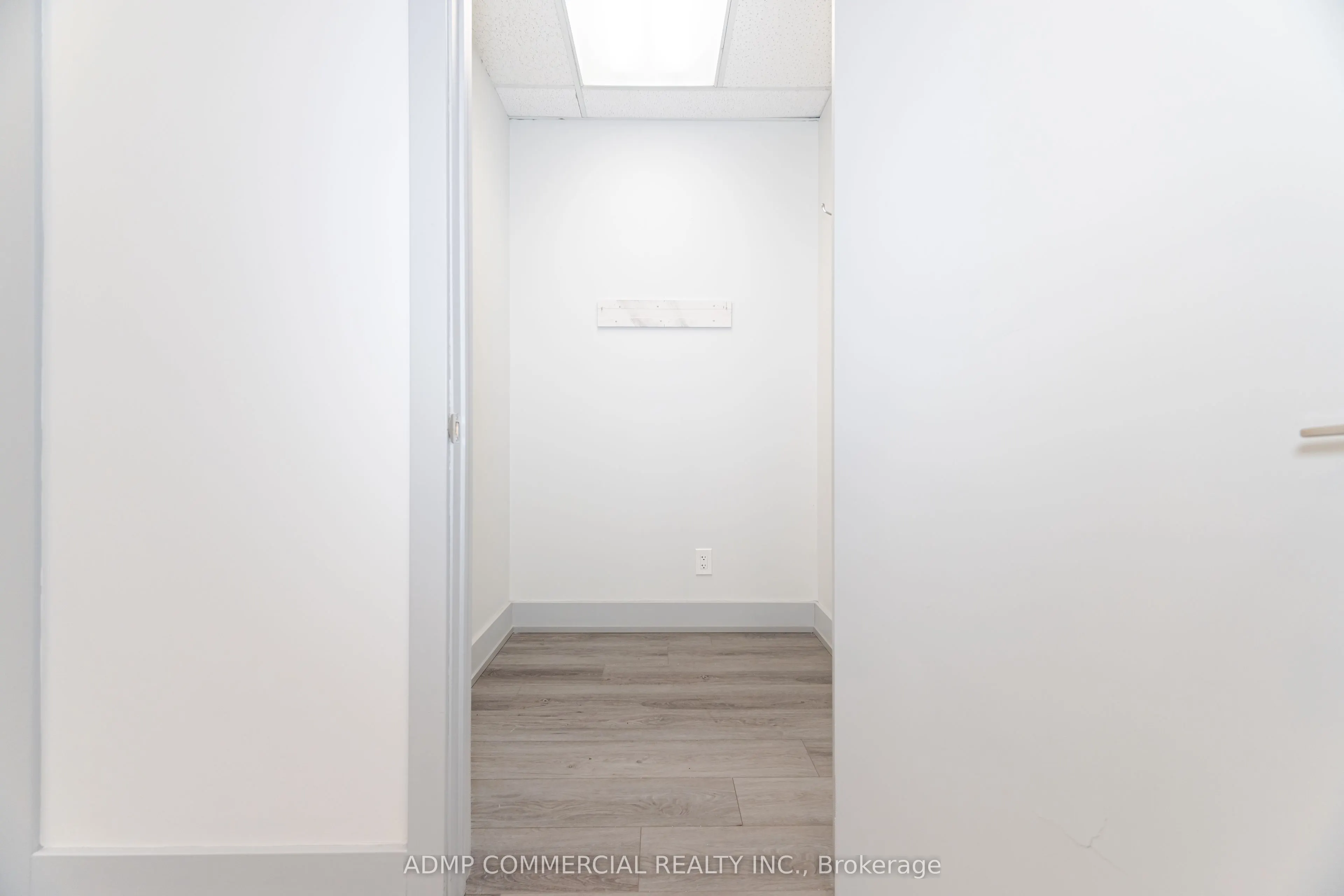 126 Wellington Street, #212
