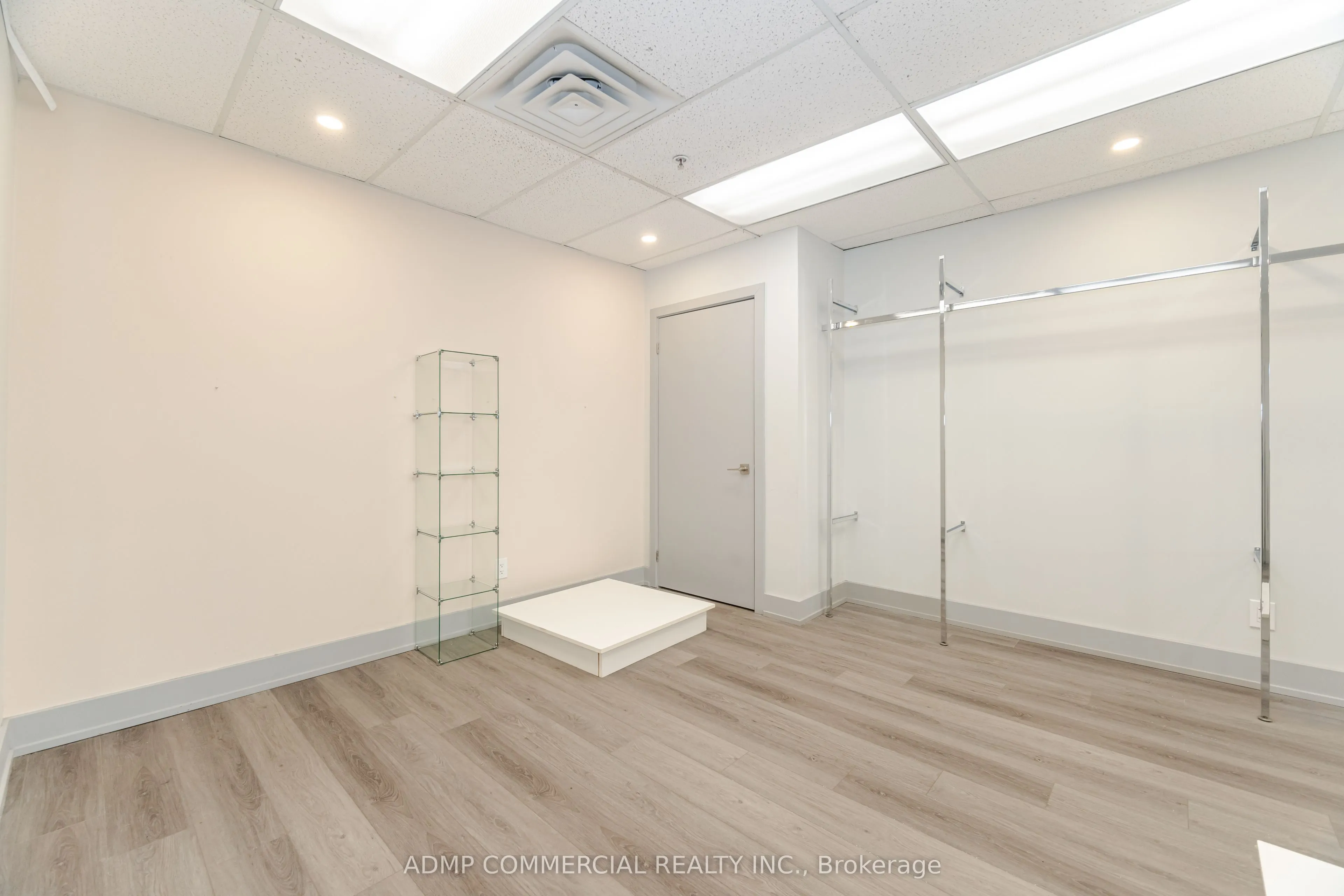 126 Wellington Street, #212