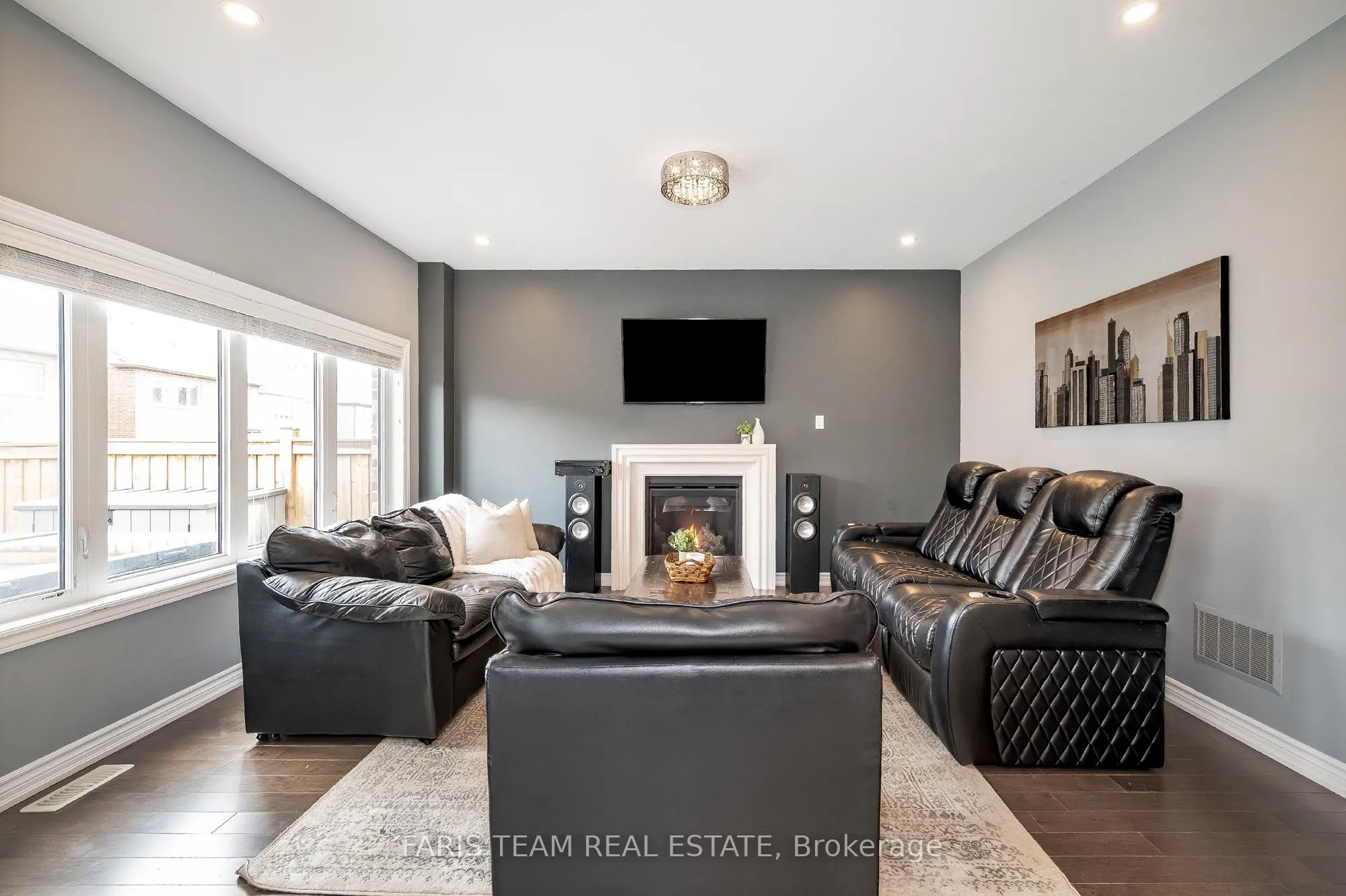 1464 Farrow Crescent