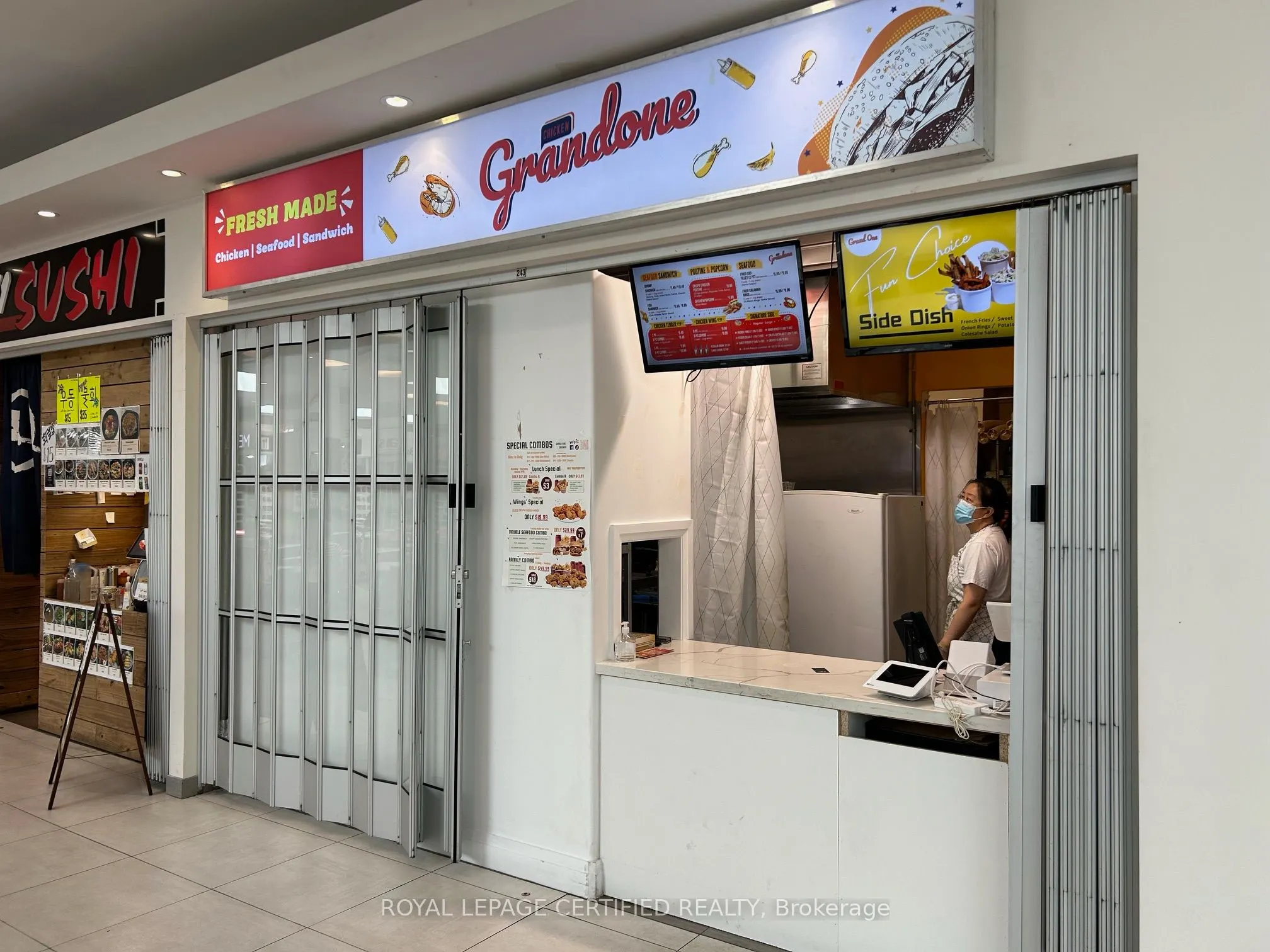 7181 Yonge Street, #243