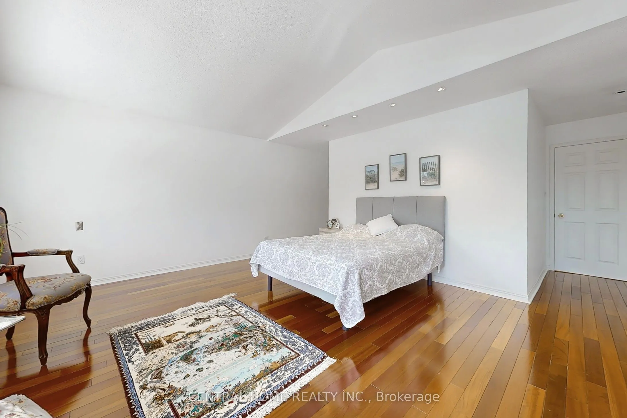 23 Heatherton Way