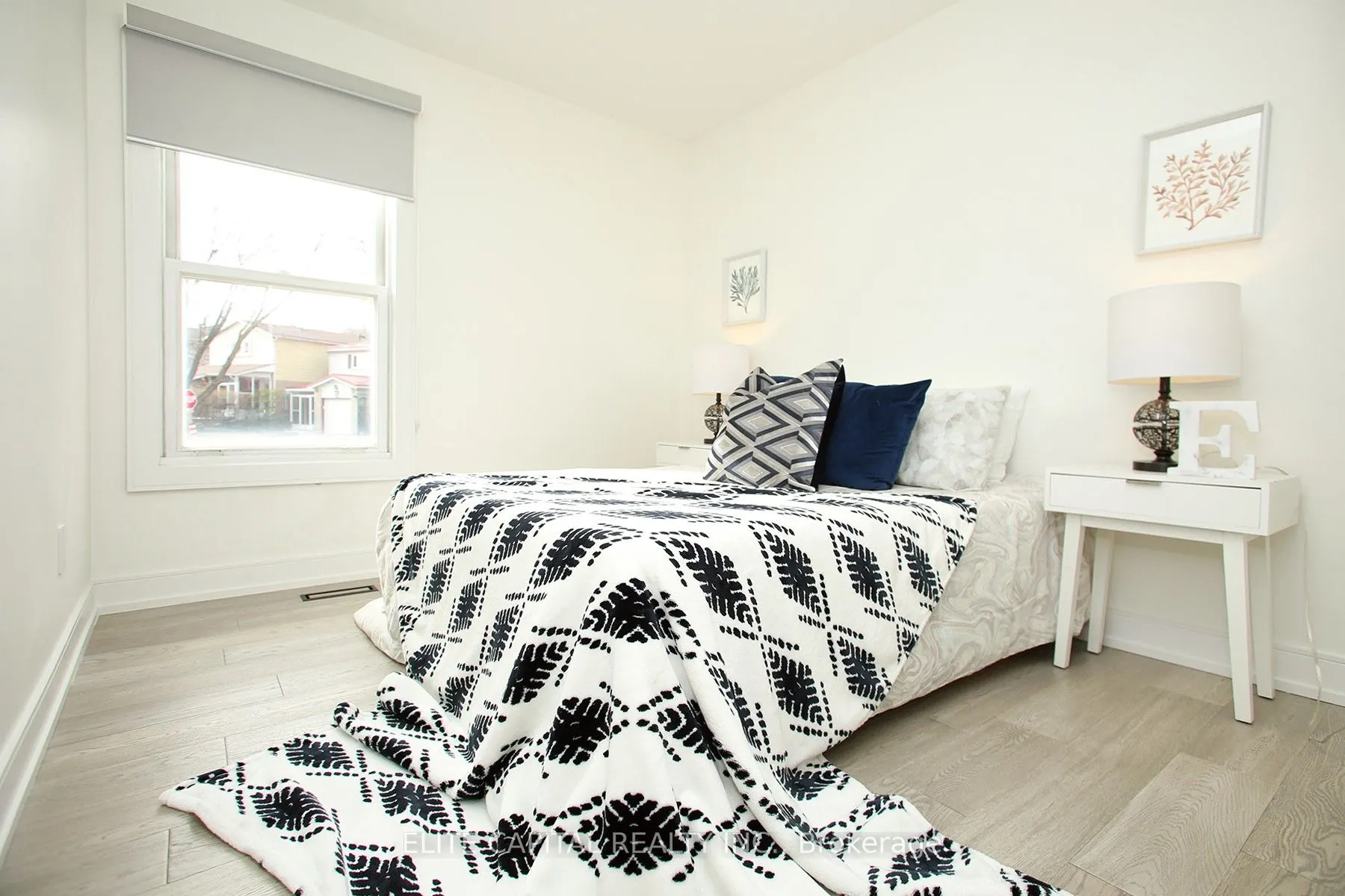 225 Snowshoe Crescent