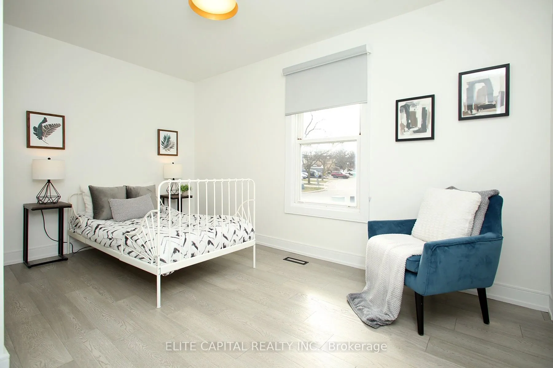 225 Snowshoe Crescent
